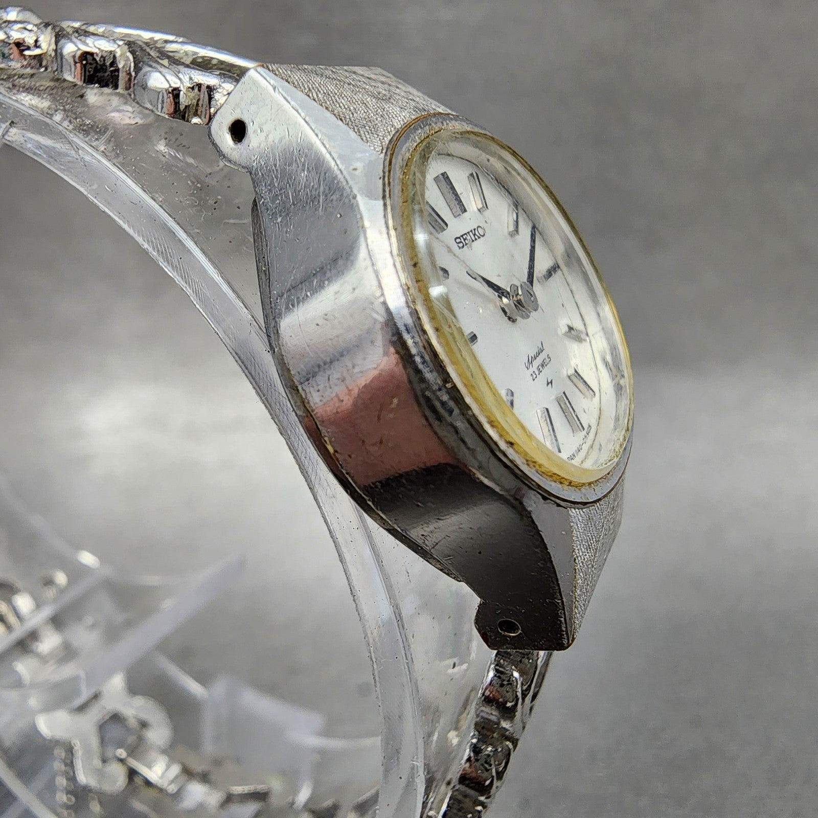 Seiko Special Watch Women 22mm White Dial Gold Plated Manal Wind Oval Runs3