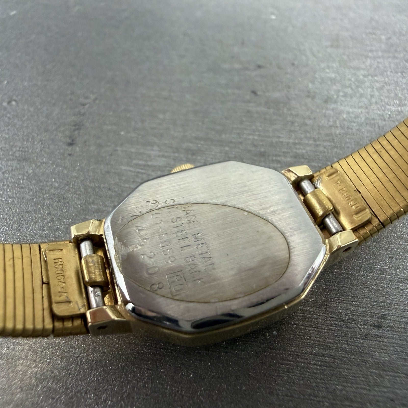 Seiko Watch Women 16mm Champagne Dial Gold Tone Octagon 2Y015059 New Battery9