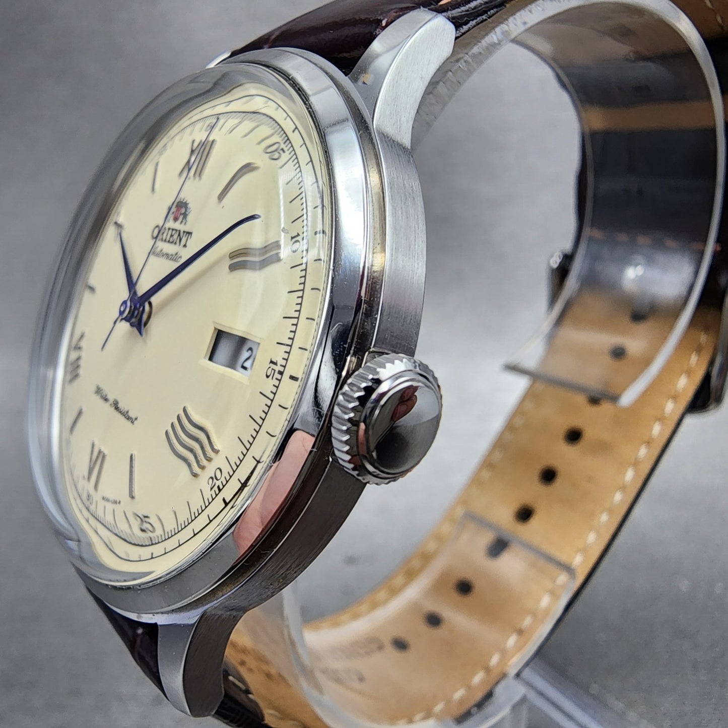 Orient Bambino V2 Watch Men 41mm Cream Dial Silver Tone Date Automatic Runs2