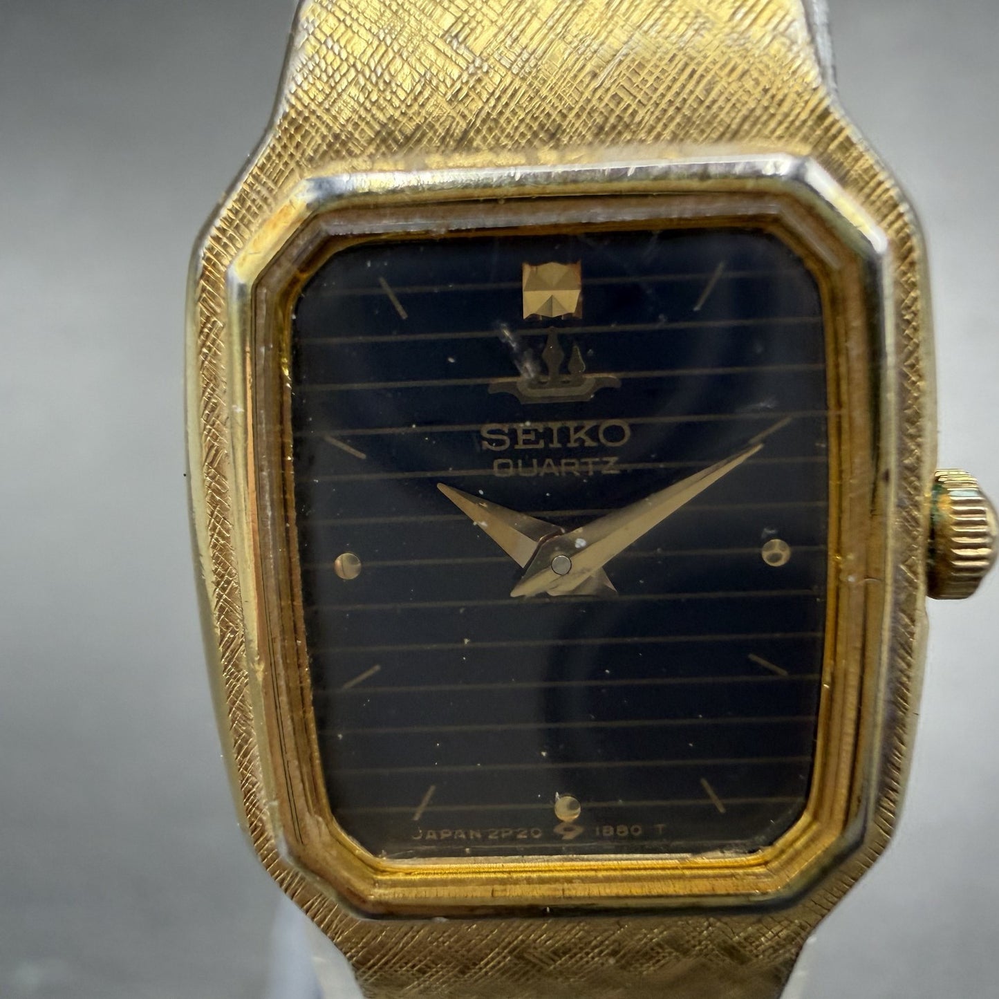 Seiko Tank Watch Women 17mm Black Dial Gold Tone Rectangle 2P20-5D30 New Battery1