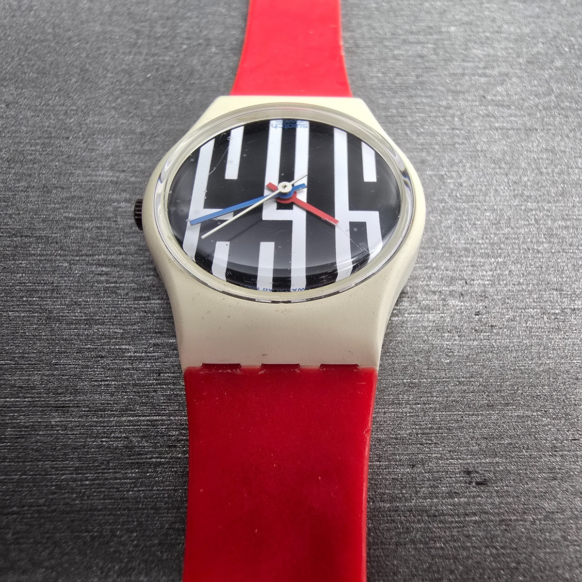 Swatch Speedlimit Watch Women 25mm Black Dial White Case Round LW117 New Battery7