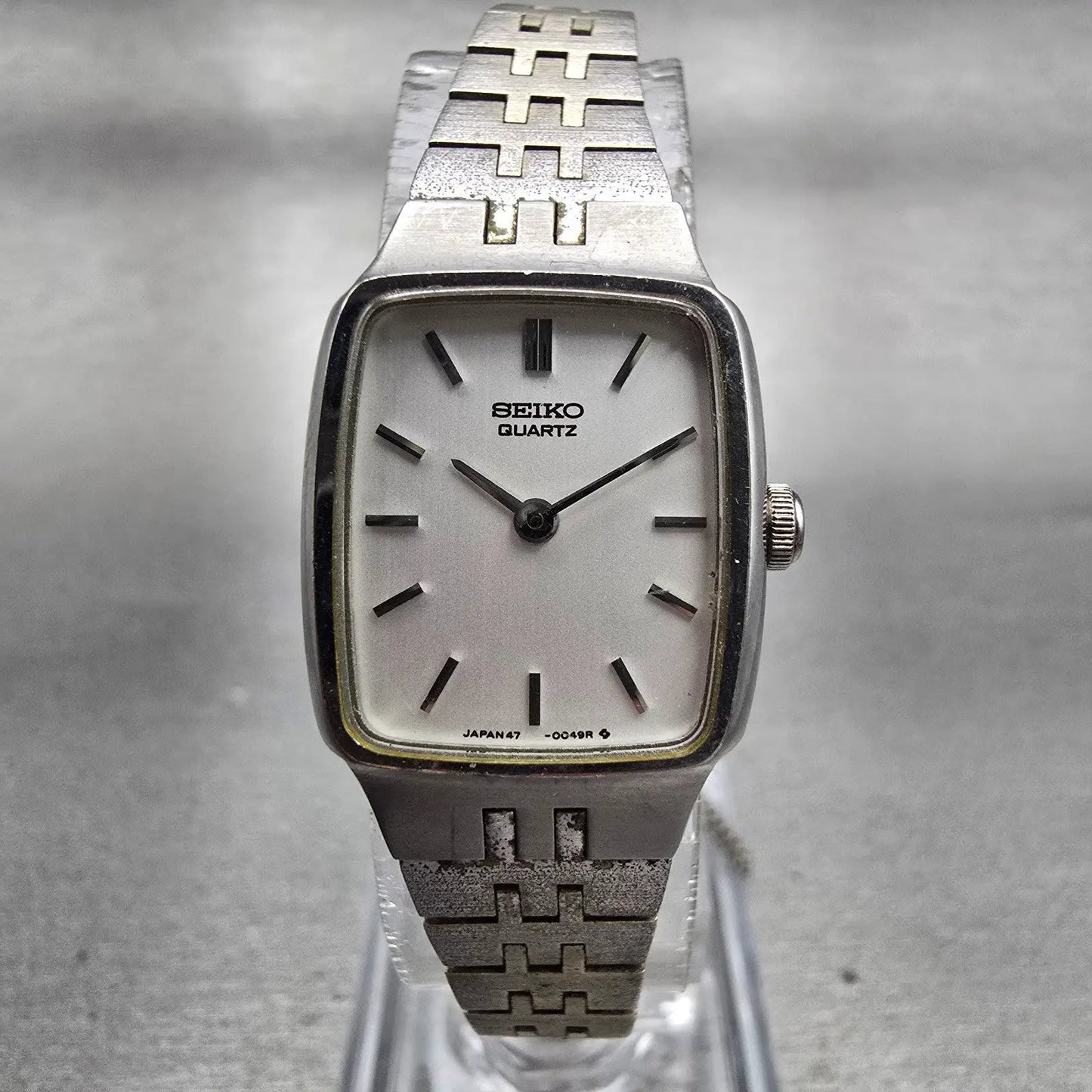 Seiko Watch Women 18mm Silver Dial Silver Tone Rectangle 4700-3019 New Battery0