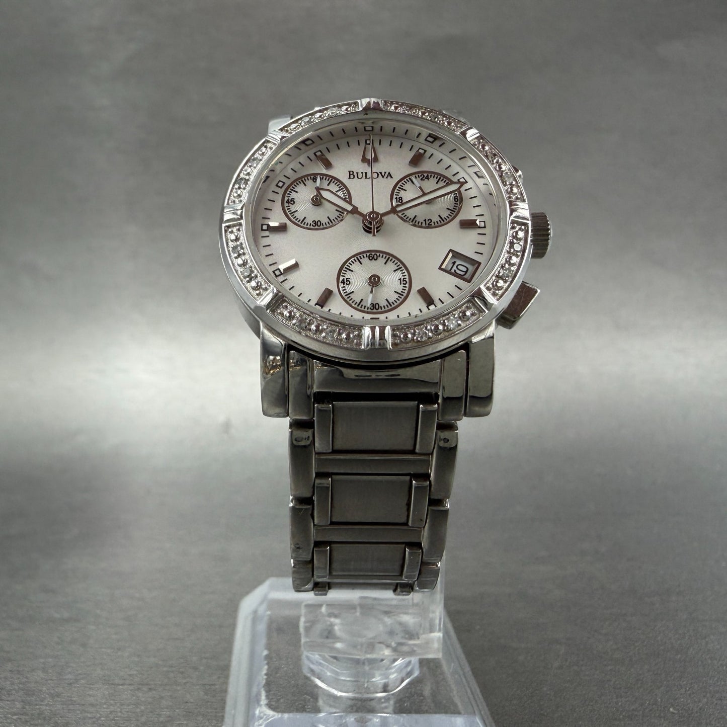 Bulova Chronograph Watch Women 30mm White Dial Silver Tone Date 96R19 New BattI55