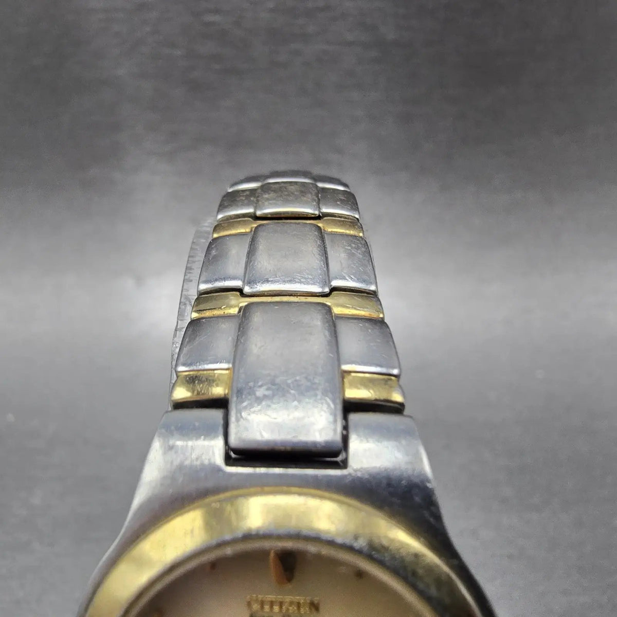 Citizen Eco-Drive Watch Women 25mm Cream Dial Two Tone Date E011-K16784 Runs JP4