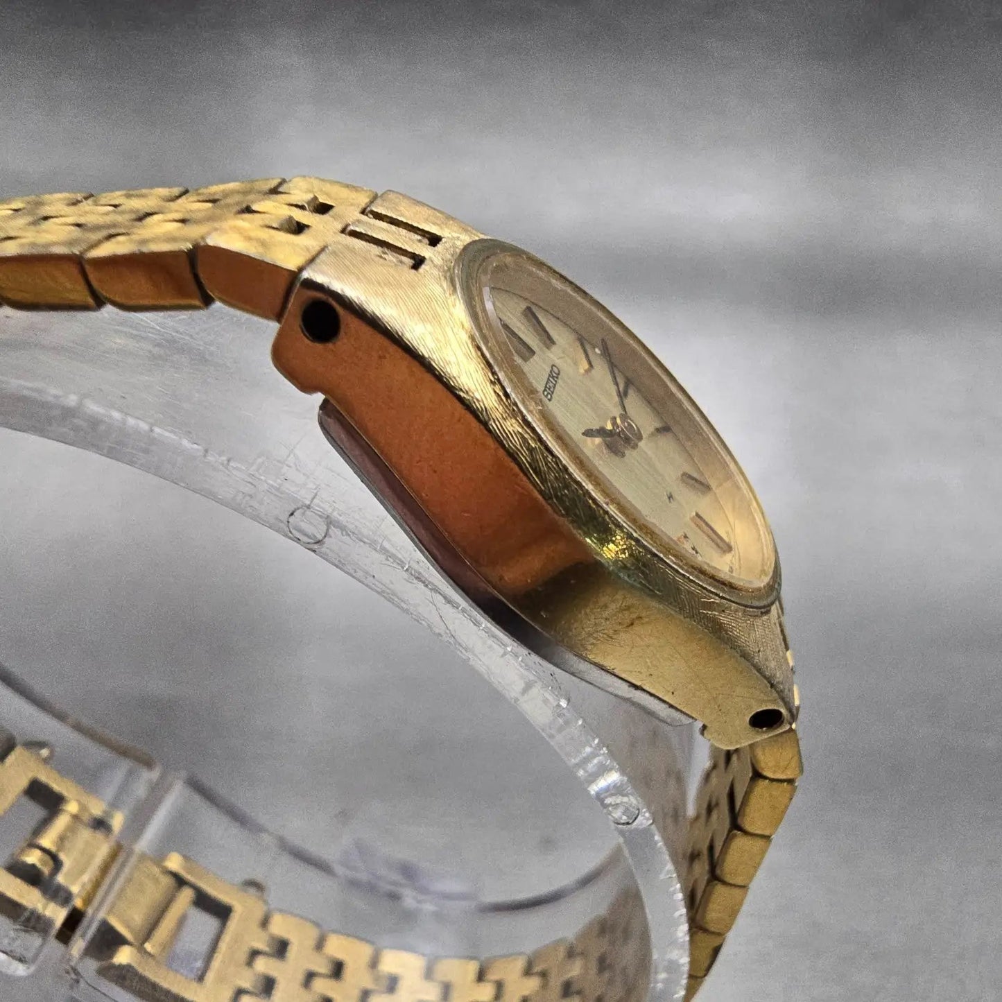 Seiko Watch Women 17mm Gold Dial Gold Tone Oval 11-7849 Vintage Mechanical Works3