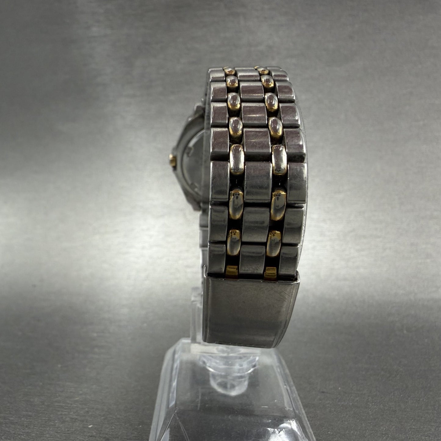 Seiko SQ 100 Dive Watch Women 31mm White Dial Two Tone Date 7N82-6C30 NewBattery7