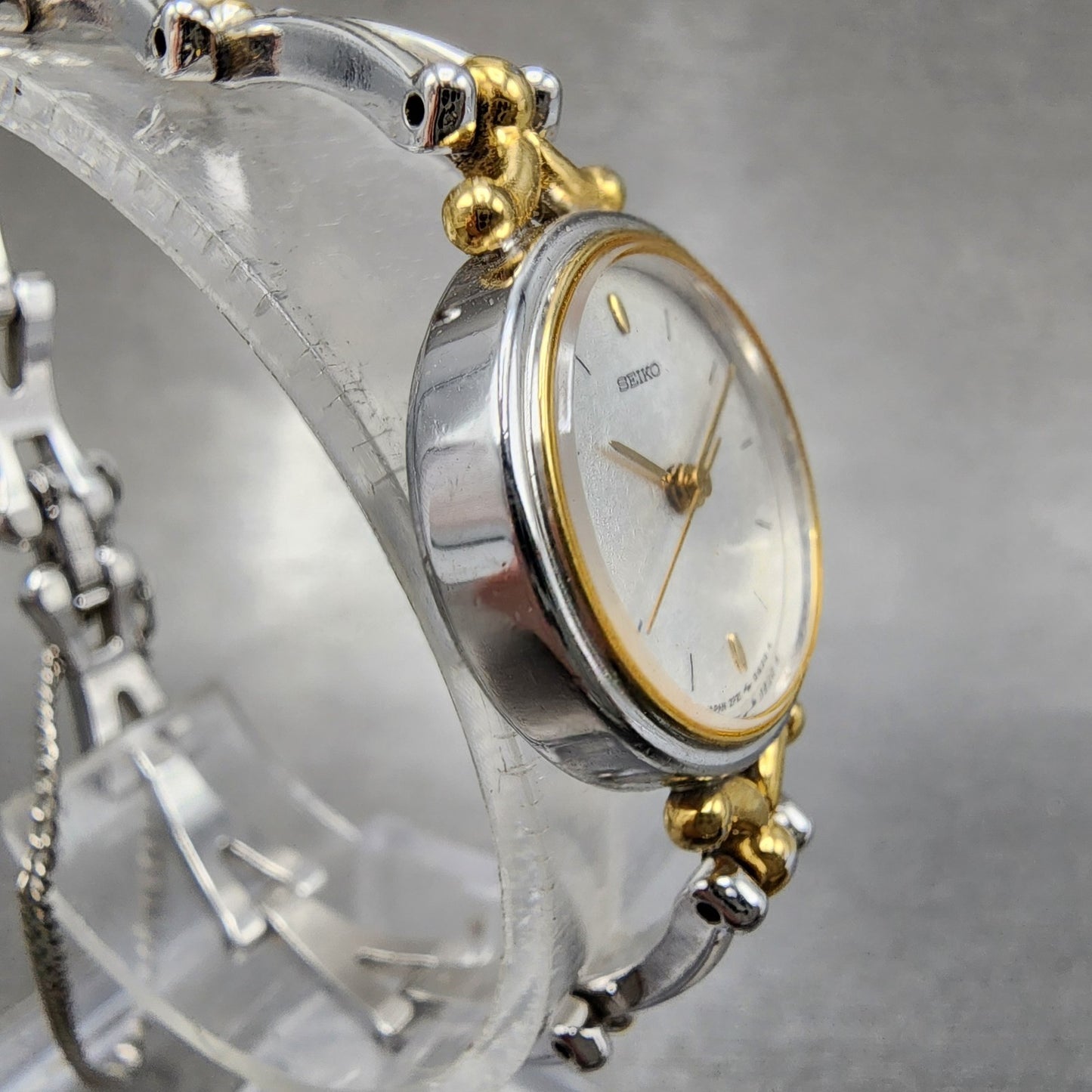 Seiko Watch Women 20mm Silver Dial Two Tone Round 2p210190 New Battery3