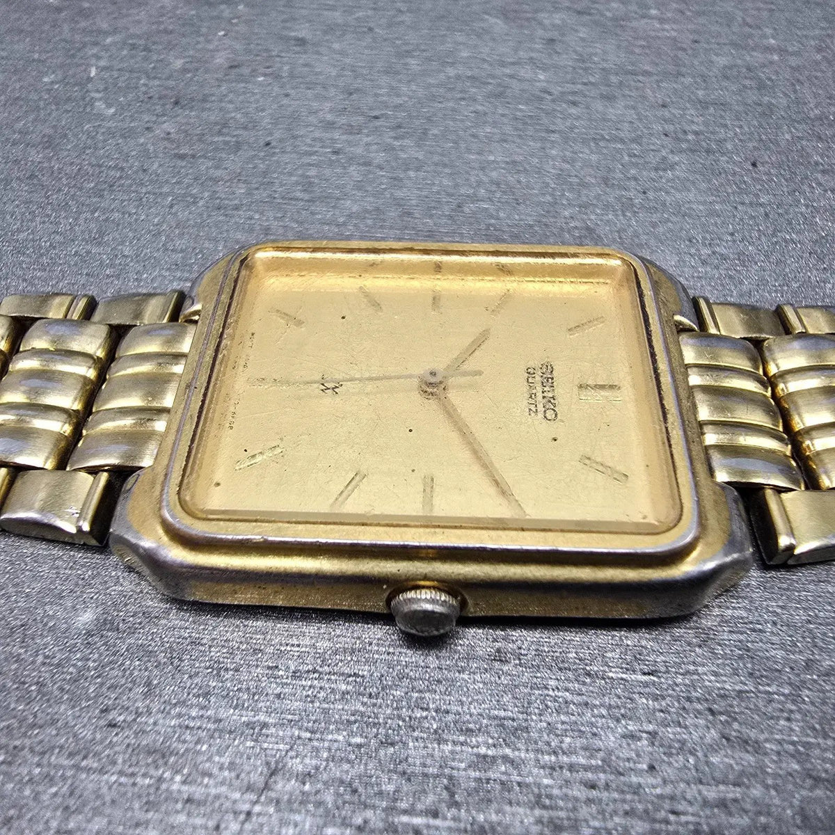 Seiko Tank Watch Men 26mm Gold Dial Gold Tone Rectangle V701-5J00 PARTS4