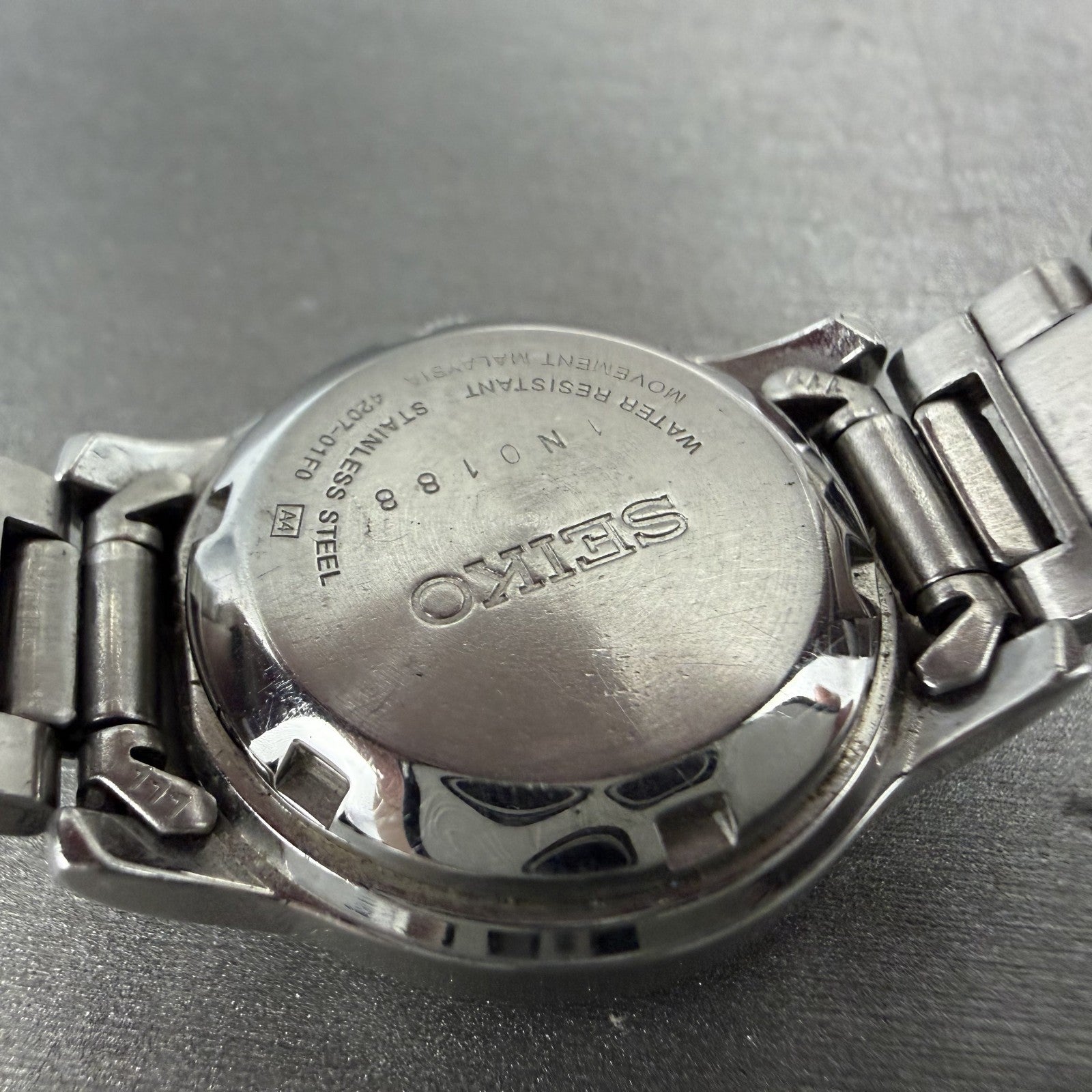 Seiko 5 Watch Women 25mm Balck Dial Stainless Steel Daydate Round 4207-01F0 Runs9