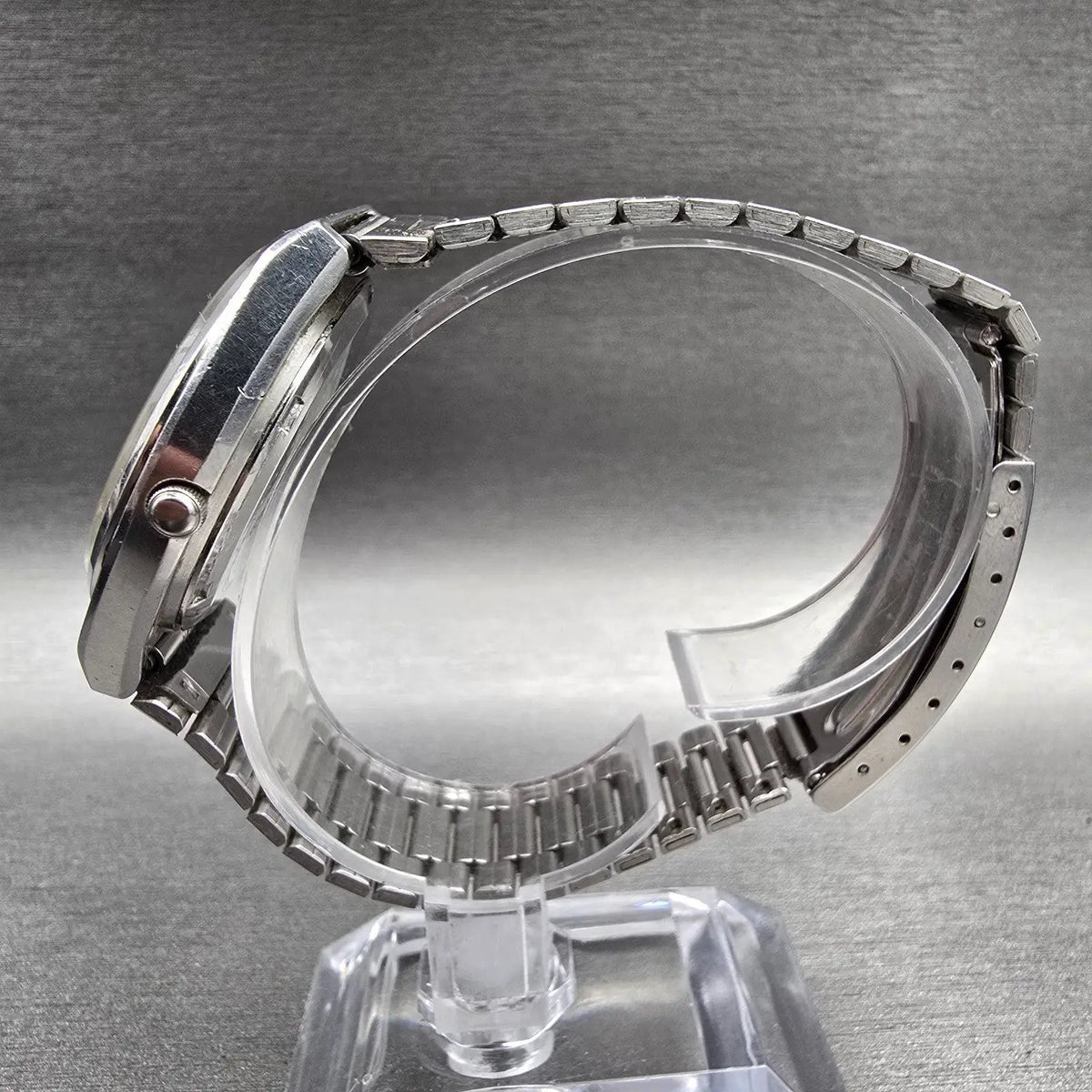 Seiko SQ Watch Men 35mm White Dial Silver Daydate Round 8223-8029 Chevron NewBat6