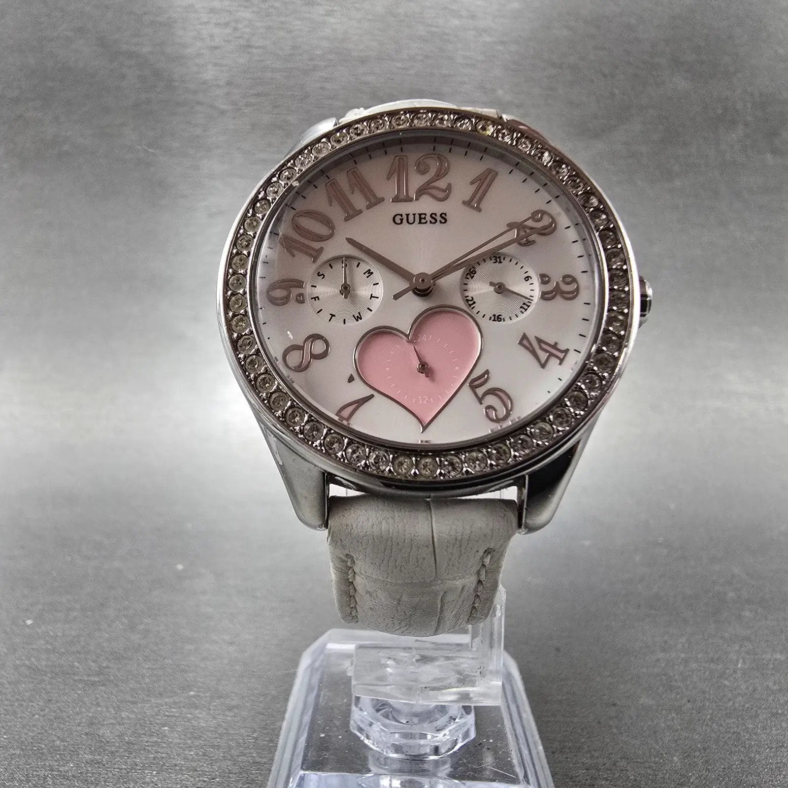 Guess Watch Women 36mm White Dial Silver Tone Daydate Round G86021L New Battery5