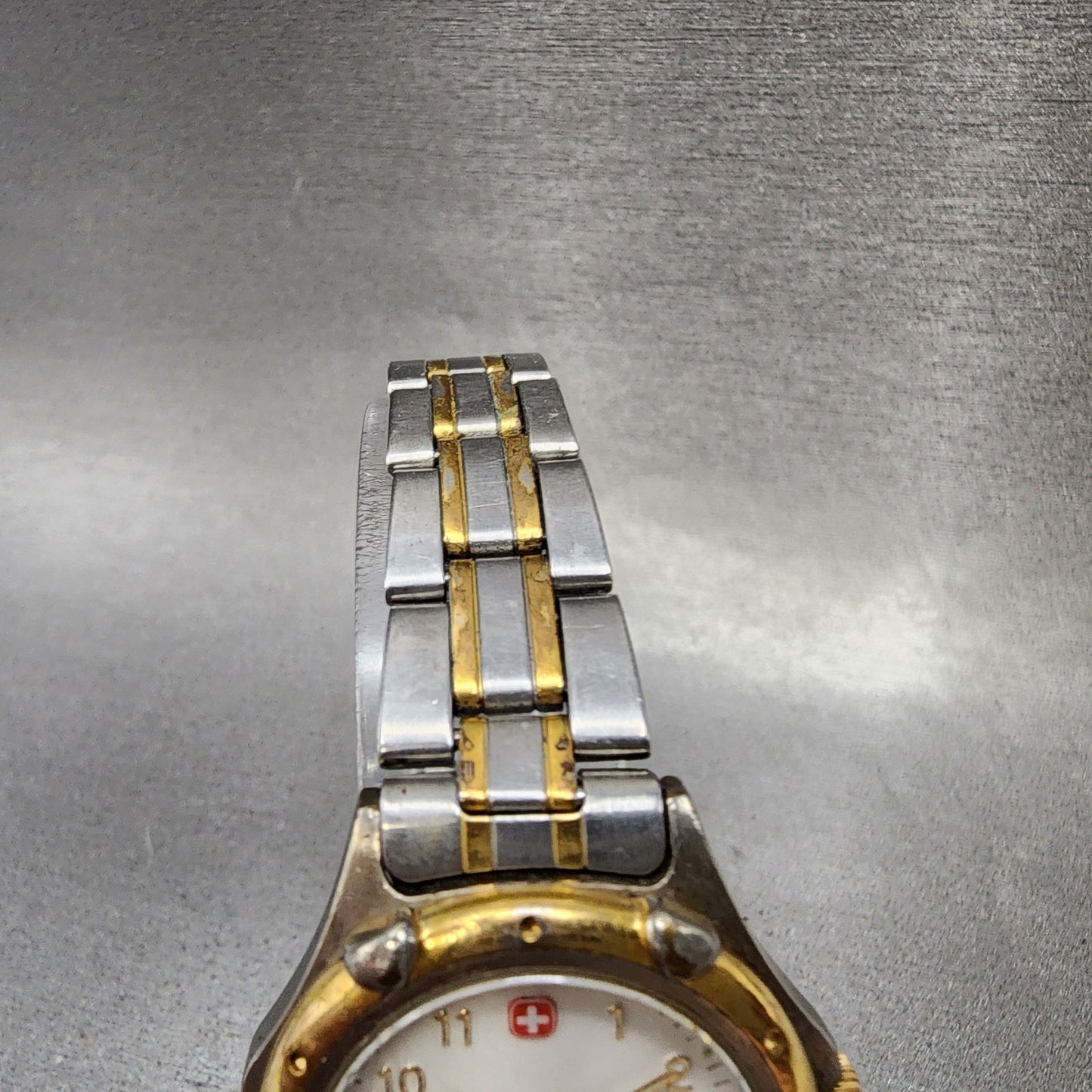 Wenger SAK Design Watch Women 28mm White Dial Two Tone Date Round New Battery4