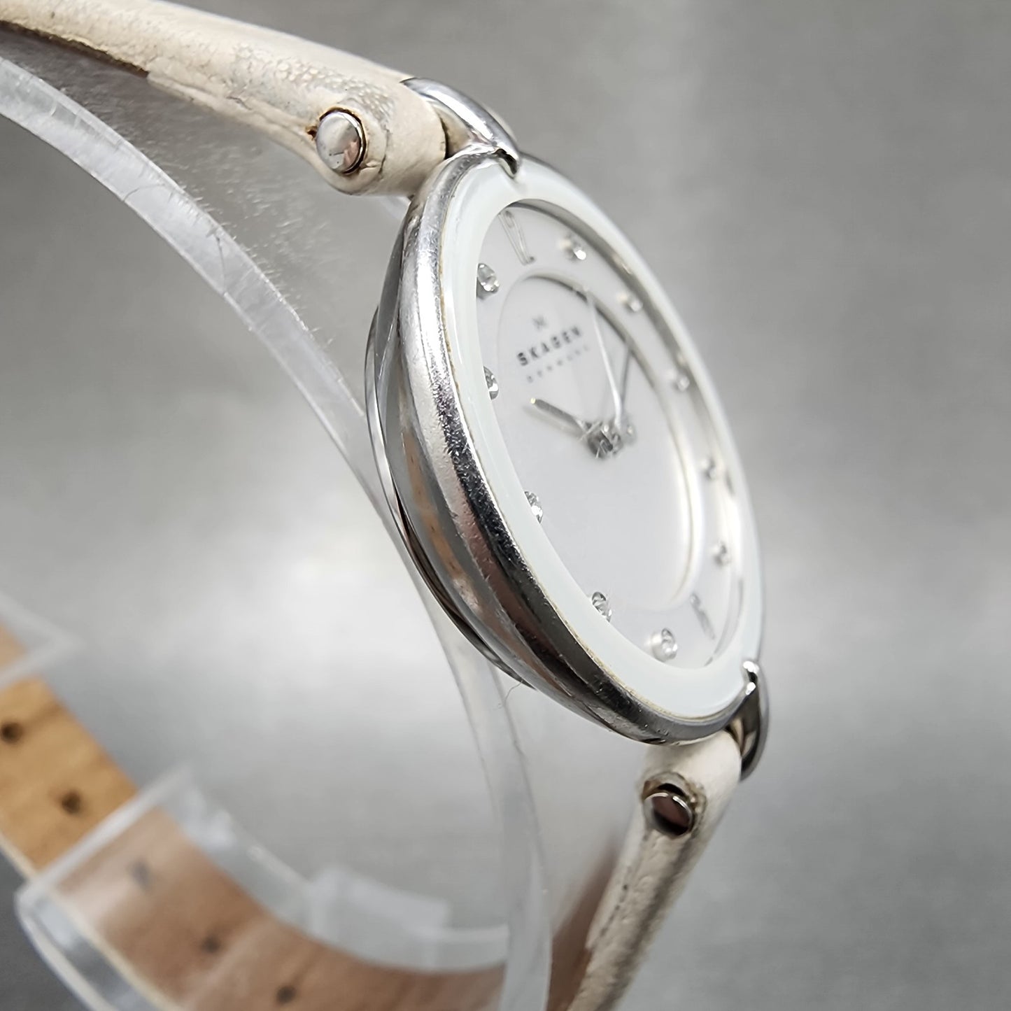 Skagen Watch Women 25mm White Dial Silver Tone Round SKW2012 New Battery3
