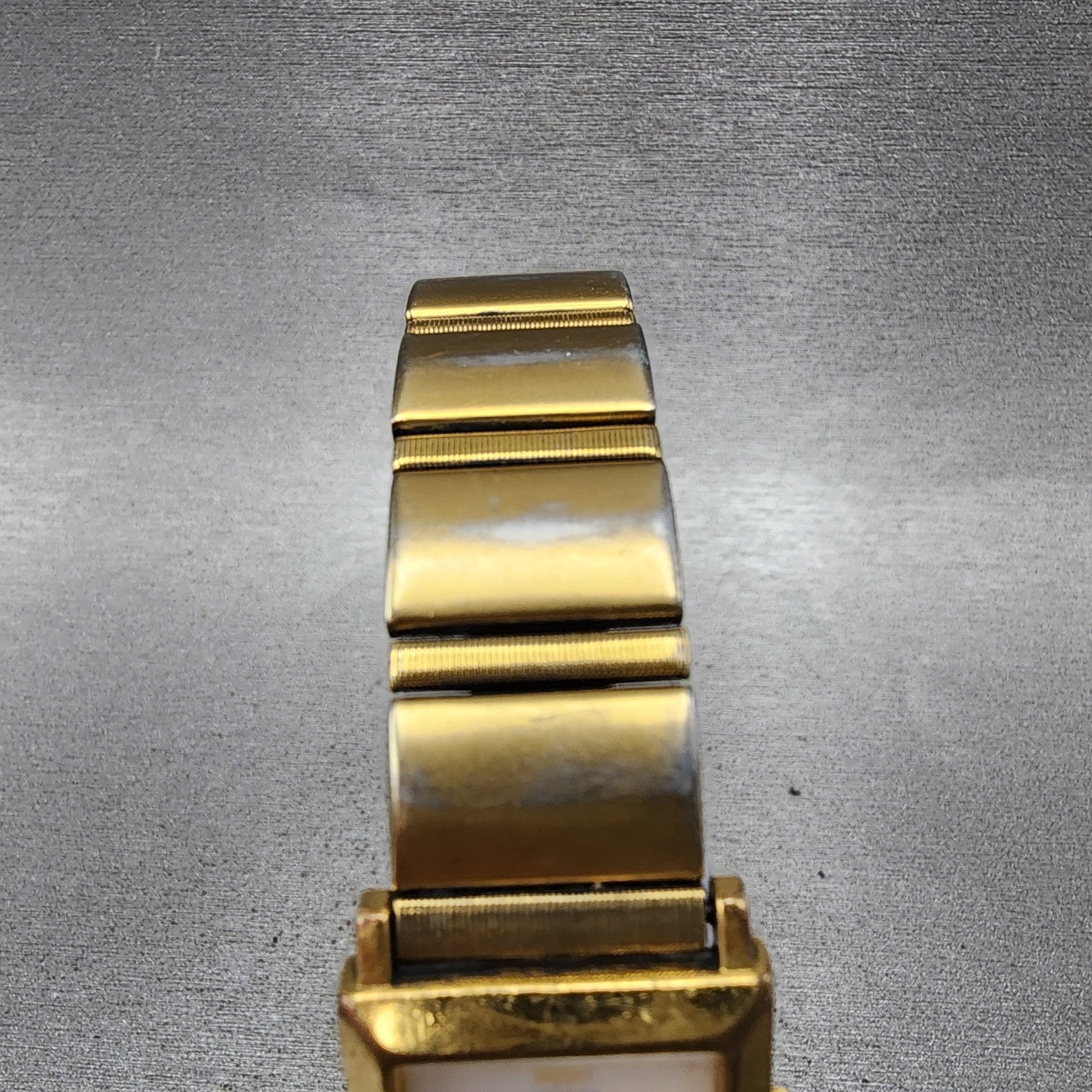 Seiko Tank Watch Women 20mm White Dial Gold Tone Square V4006530 New Battery4
