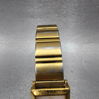 Seiko Tank Watch Women 20mm White Dial Gold Tone Square V4006530 New Battery4