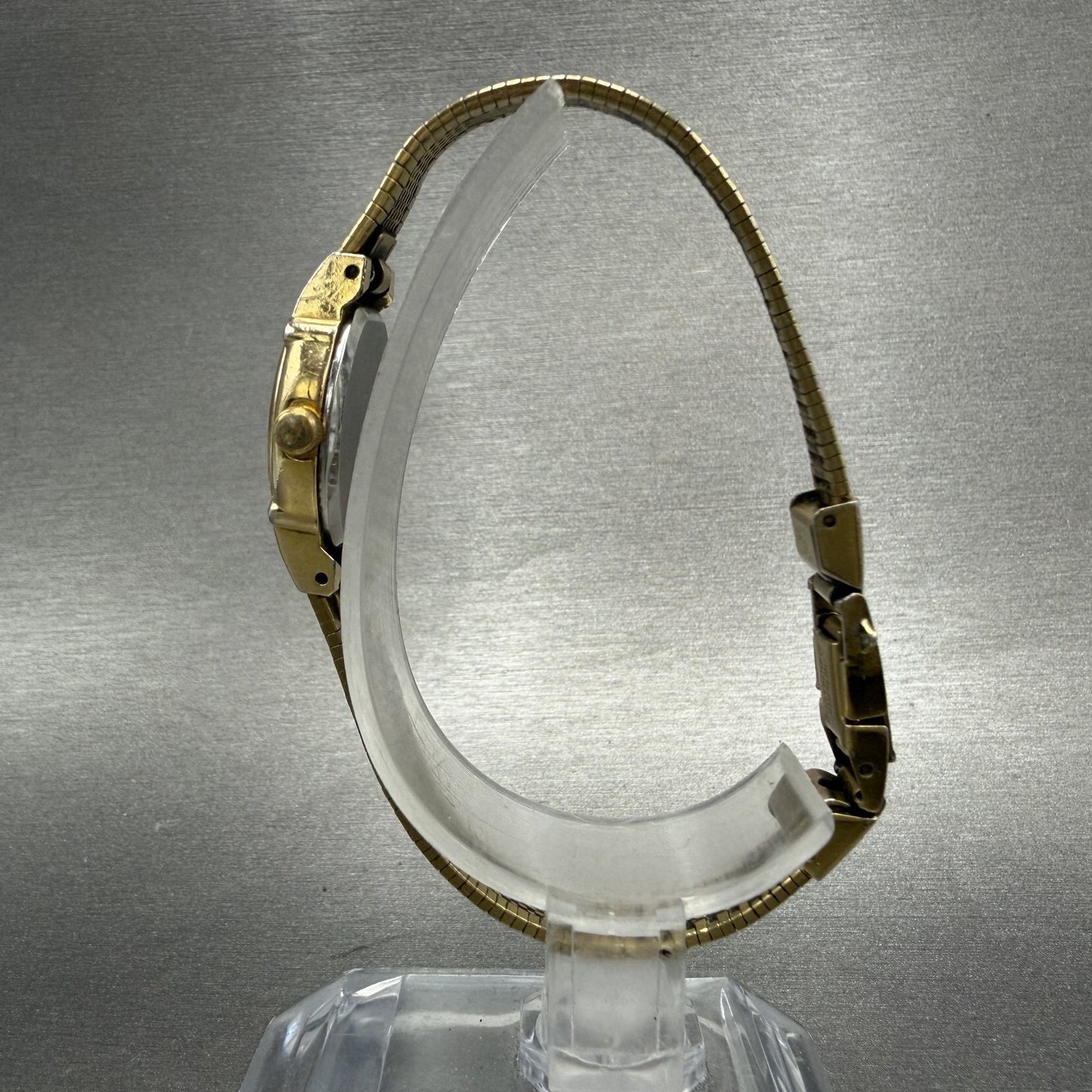 Citizen CQ Watch Women 17mm Champagne Dial Gold Tone Round New Battery VTG6