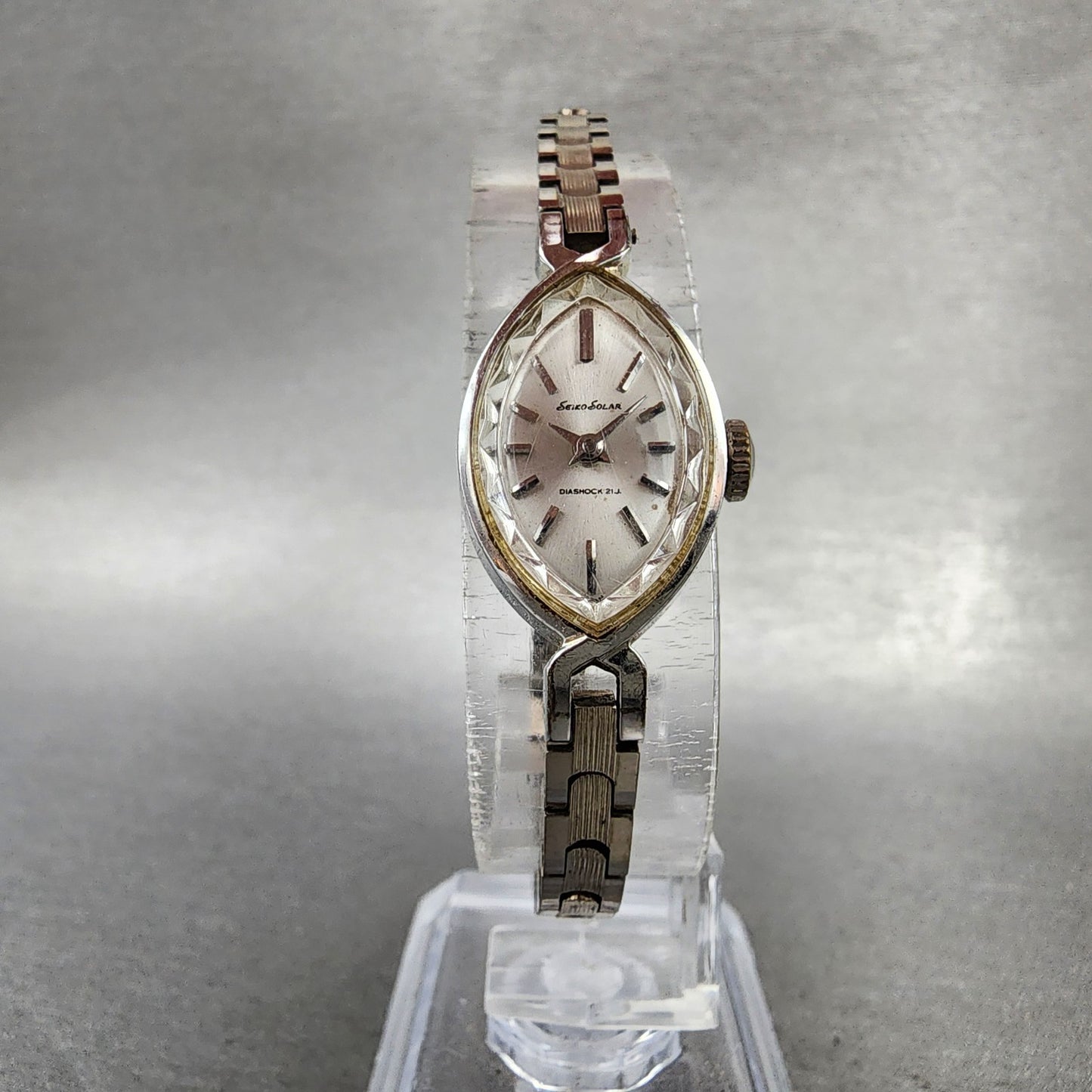 Seiko Solar Watch Women 15mm White Dial White Gold Plated Manual Wind Runs VTG5