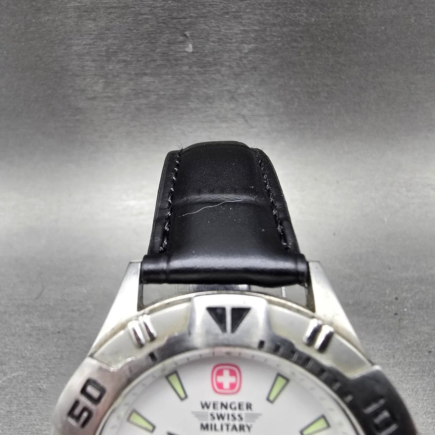 Wenger Swiss Military Dive Watch Men 40mm White Dial Silver Tone Date New Batt5