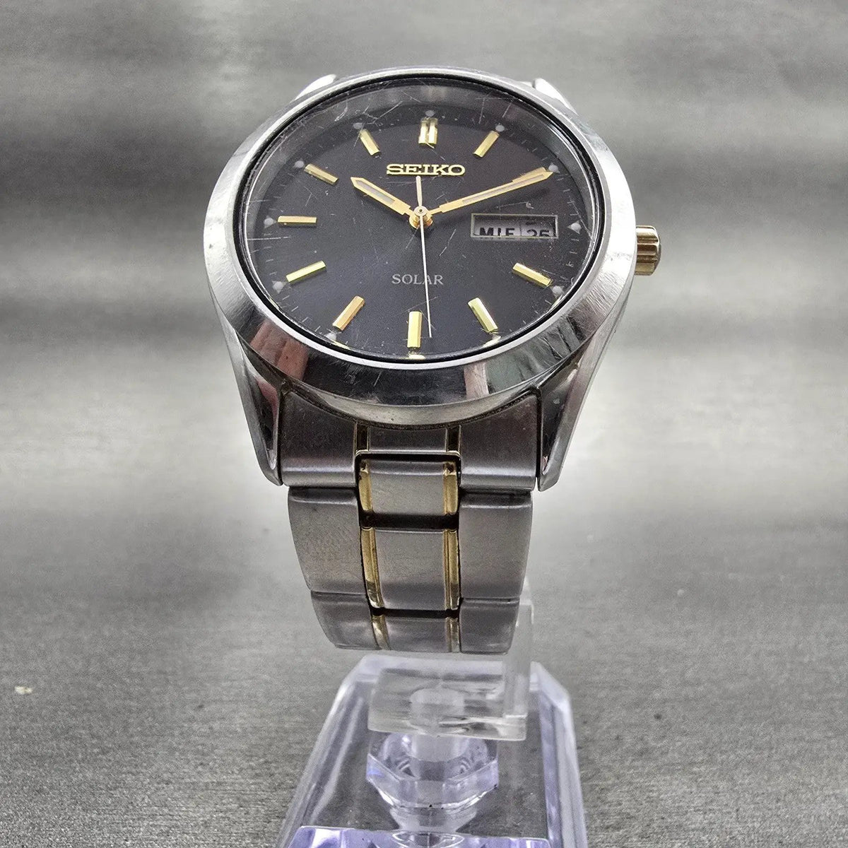 Seiko Solar Watch Men 37mm Black Dial Silver Tone Daydate Round V158-0AB0 WorksF5