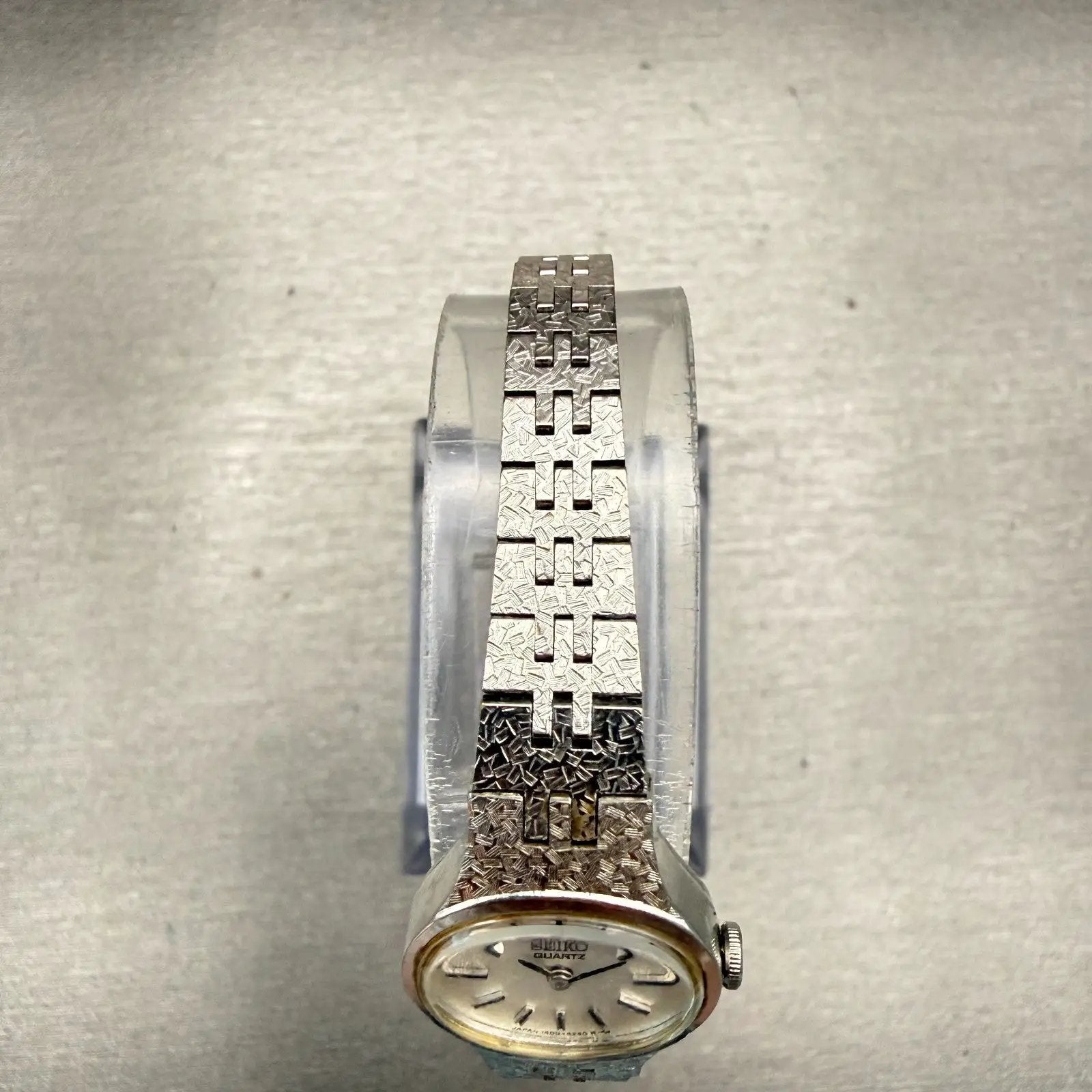 Seiko Watch Women 17mm Silver Dial Silver Tone Oval 1400-7389 New Battery VTG4