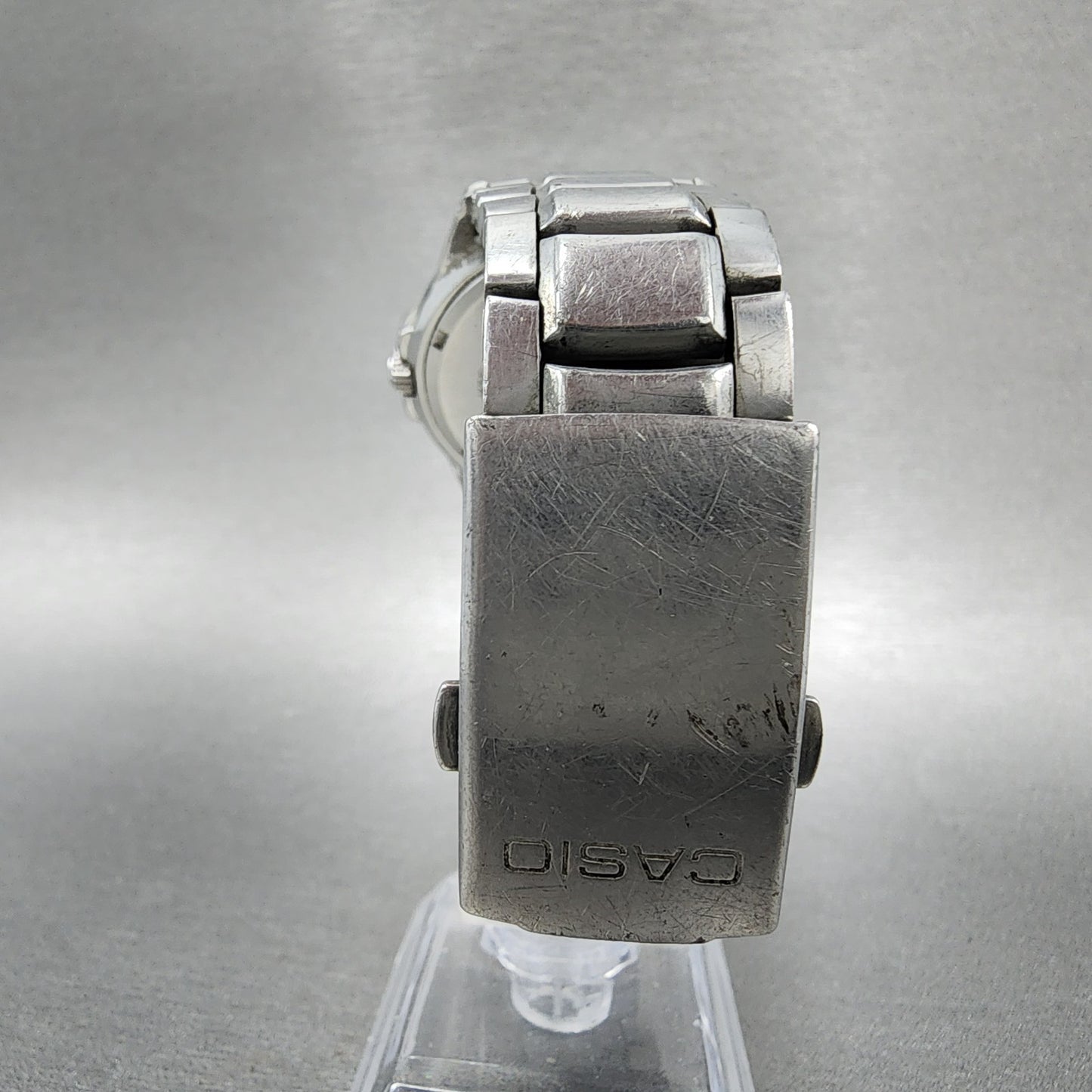 Casio MTD1046 Dive Watch Men 38mm Silver Dial Silver Tone Daydate PARTS8