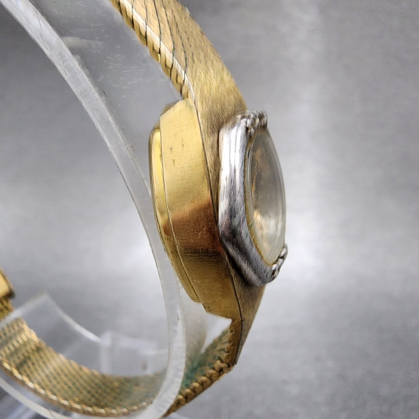 Bulova Accutron Watch Women 18mm Gold Dial Gold Tone Diamond Bezel New Battery3