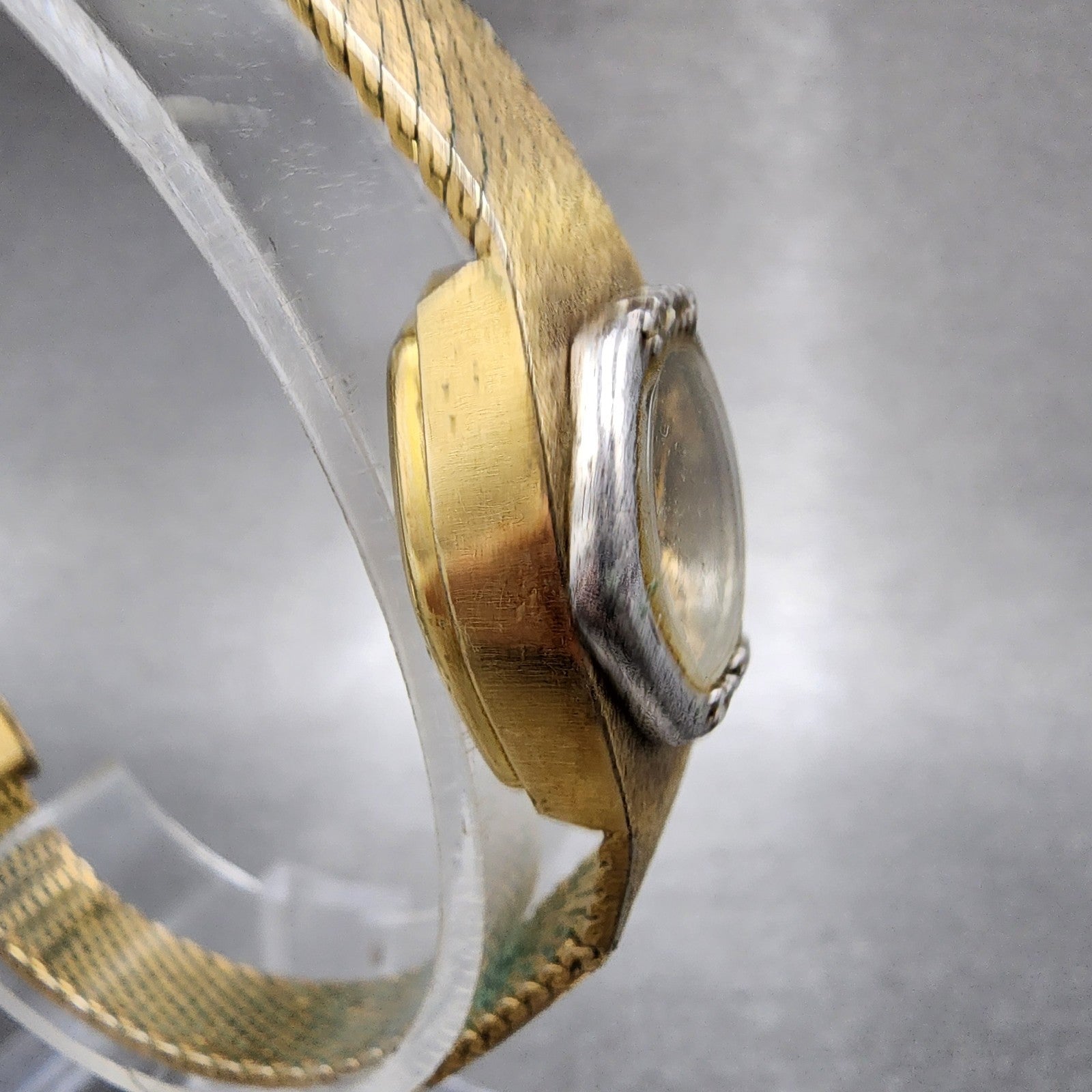 Bulova Accutron Watch Women 18mm Gold Dial Gold Tone Diamond Bezel New Battery3