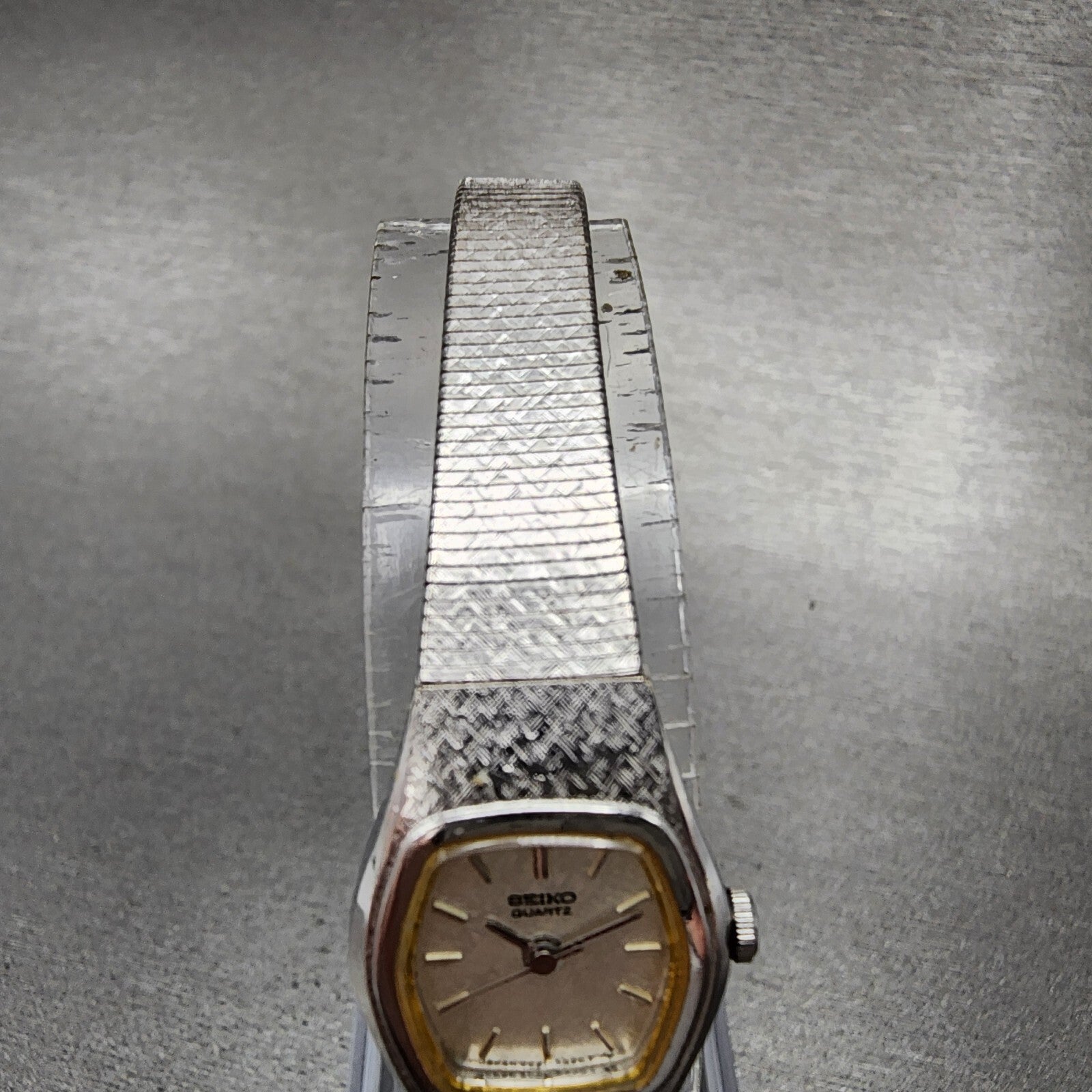 Seiko Watch Women 17mm Silver Dial Silver Tone Hexagon 2c215149 New Battery4