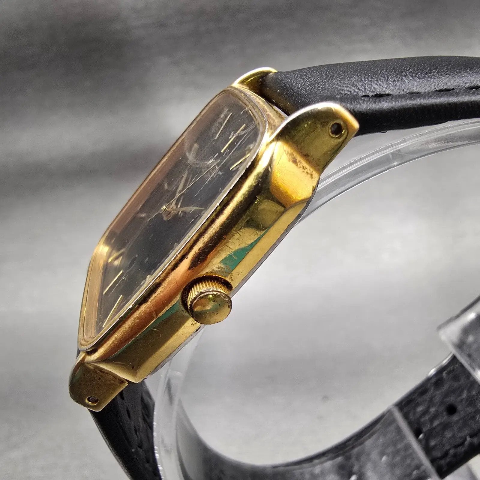 Citizen Watch Men 27mm Black Dial Gold Tone Date Rectangle 5010 New Battery2