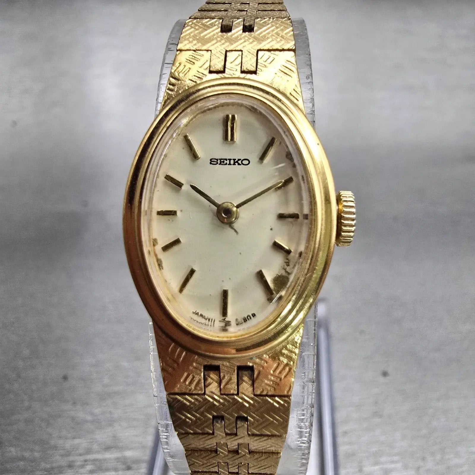 Seiko Watch Women 17mm Cream Dial Gold Tone Oval 1100-5310 Manual Wind Works VTG0