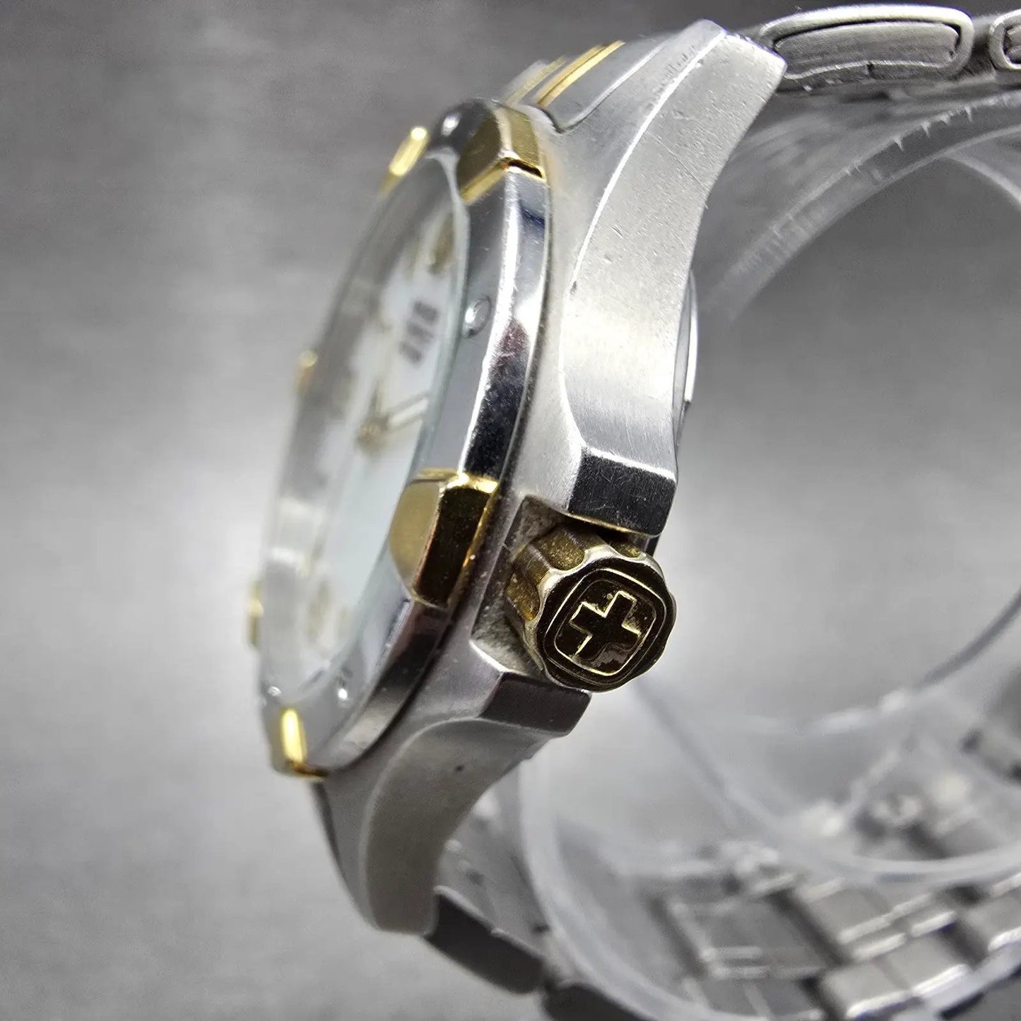 Wenger Swiss Military Watch Women 33mm MOP Dial Two Tone Date 79093 New Battery3