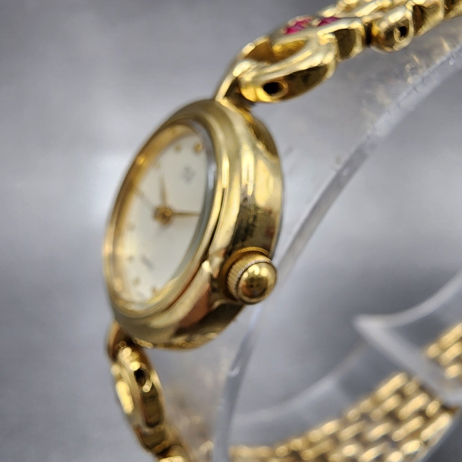 Vega Fill Watch Women 19mm Cream Dial Gold Tone Round Red Gems New Battery2