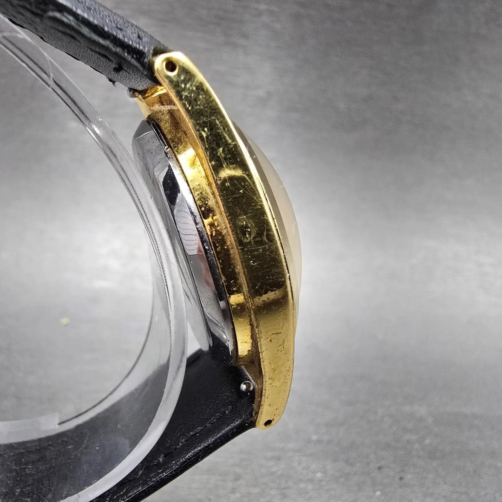 Armitron Tasmanian Devil Watch Men 32mm White Dial Gold Tone Musical New battery3