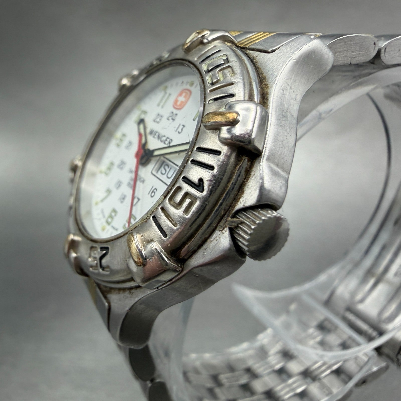 Wenger SMT Design Watch Women 29mm White Dial Two Tone Daydate Round New Batt2
