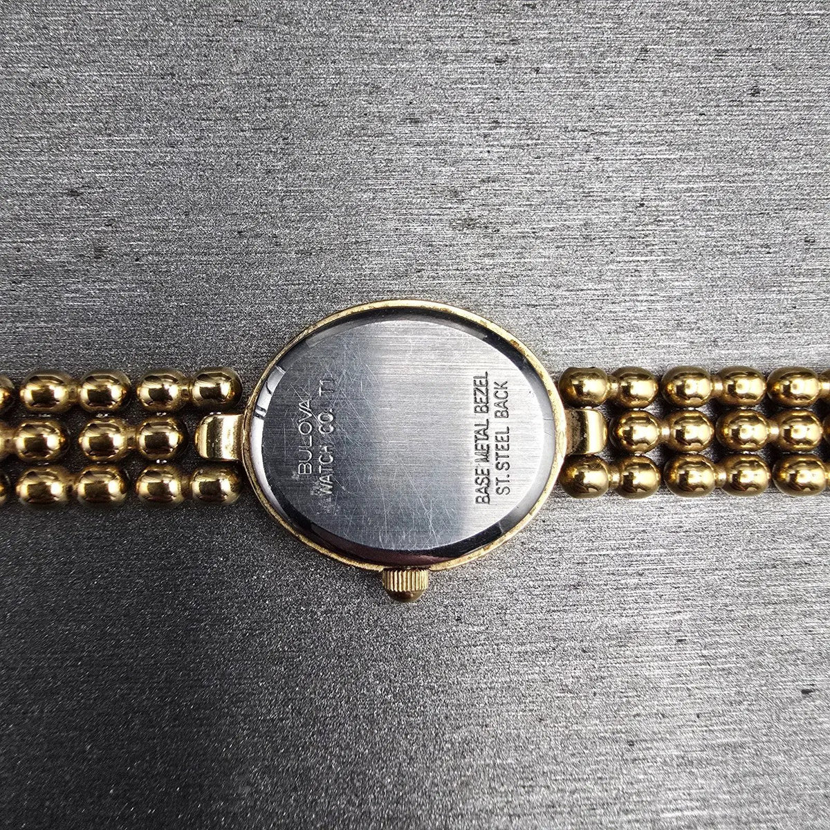 Bulova Watch Women 17mm Gold Dial Gold Tone Oval 92F51 New Battery Vintage10