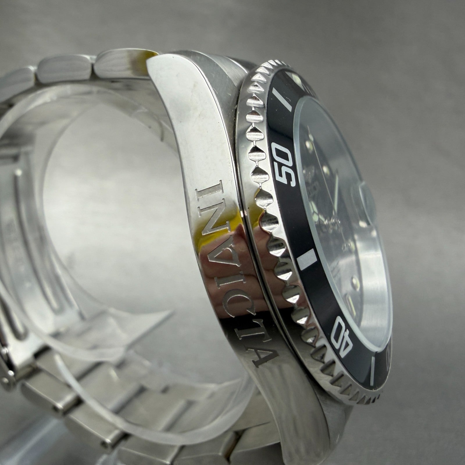 Invicta Pro Diver Watch Men 40mm Black Dial Silver Tone Date Round 26970 New Bat3