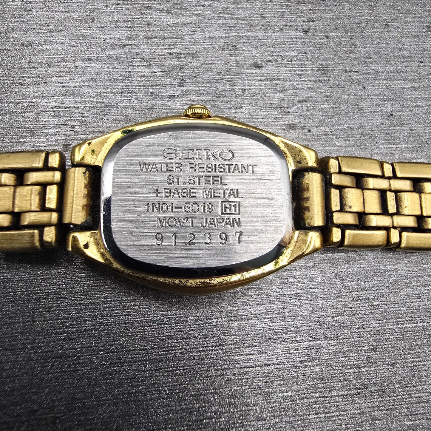 Seiko Watch Women 18mm White Dial Gold Tone Oval 1N01-5C19 New Battery Vintage10