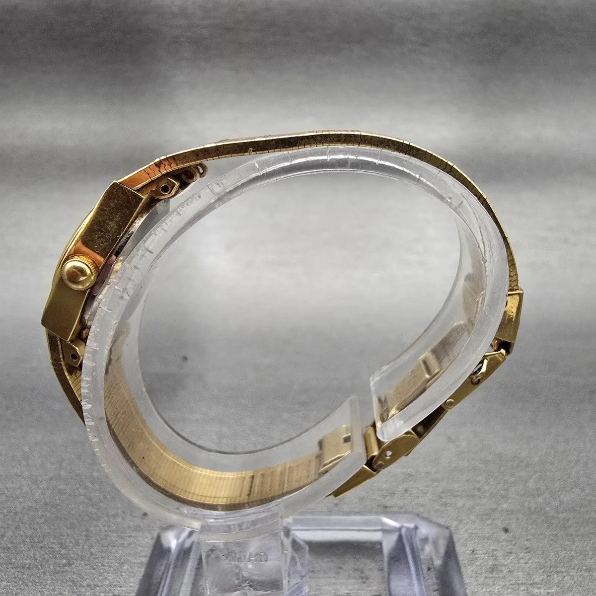 Seiko Watch Women 17mm Champagne Dial Gold Tone Oval 5420-0129 New Battery VTG6