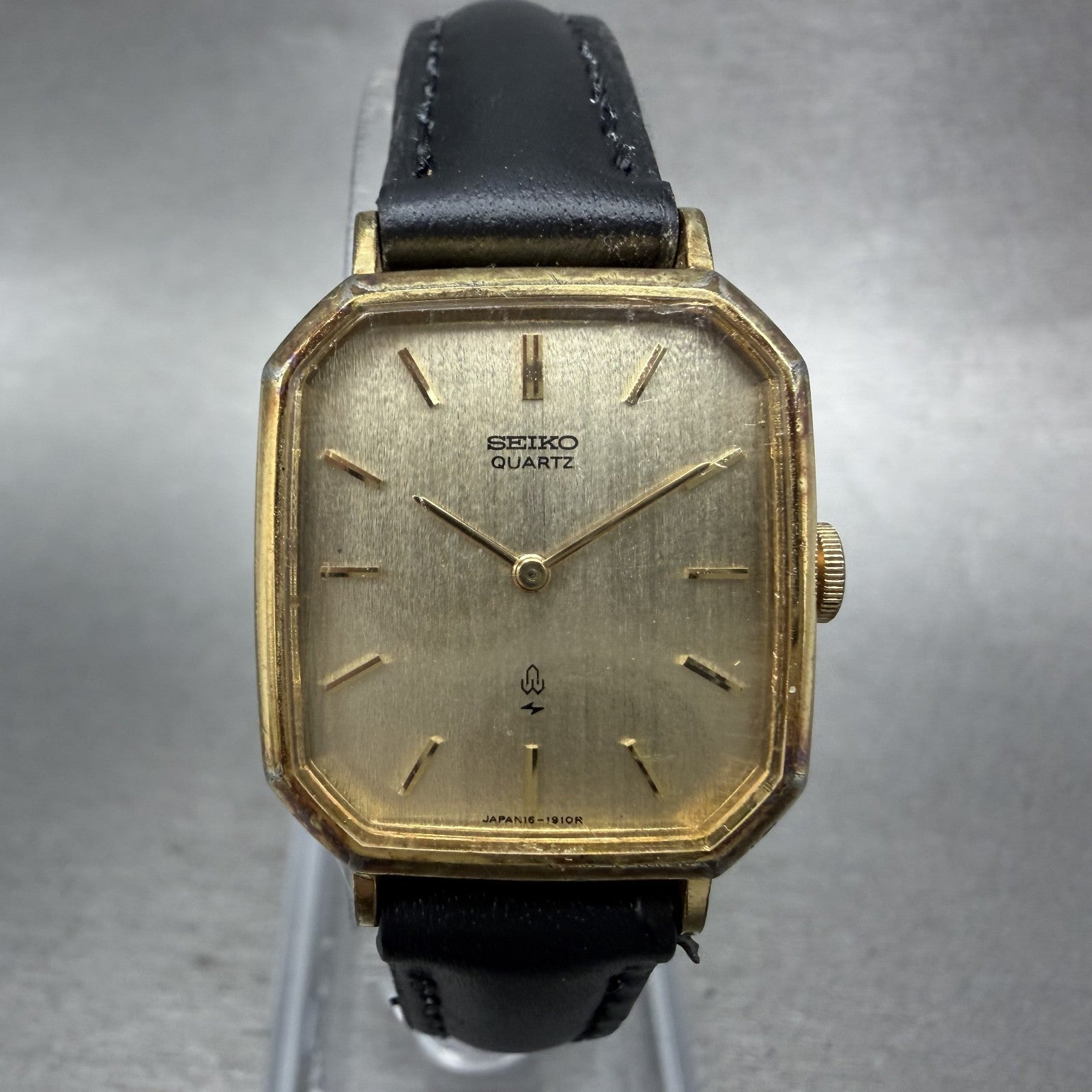 Seiko Tank Watch Women 22mm Champagne Dial Gold Tone 166030 New Battery0