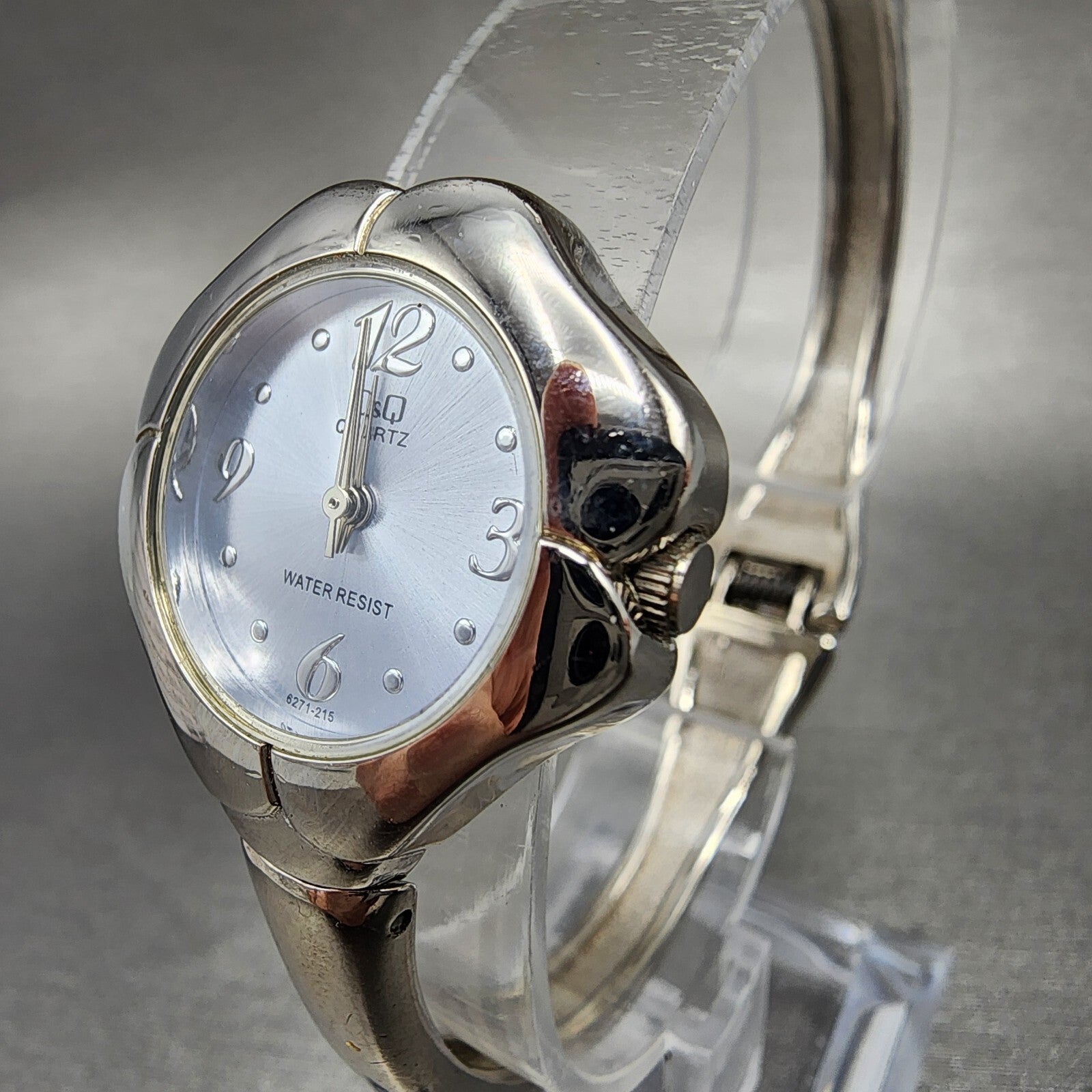 Citizen Q&Q Flower Watch Women 25mm Silver Dial Silver Tone Bangle New Battery5