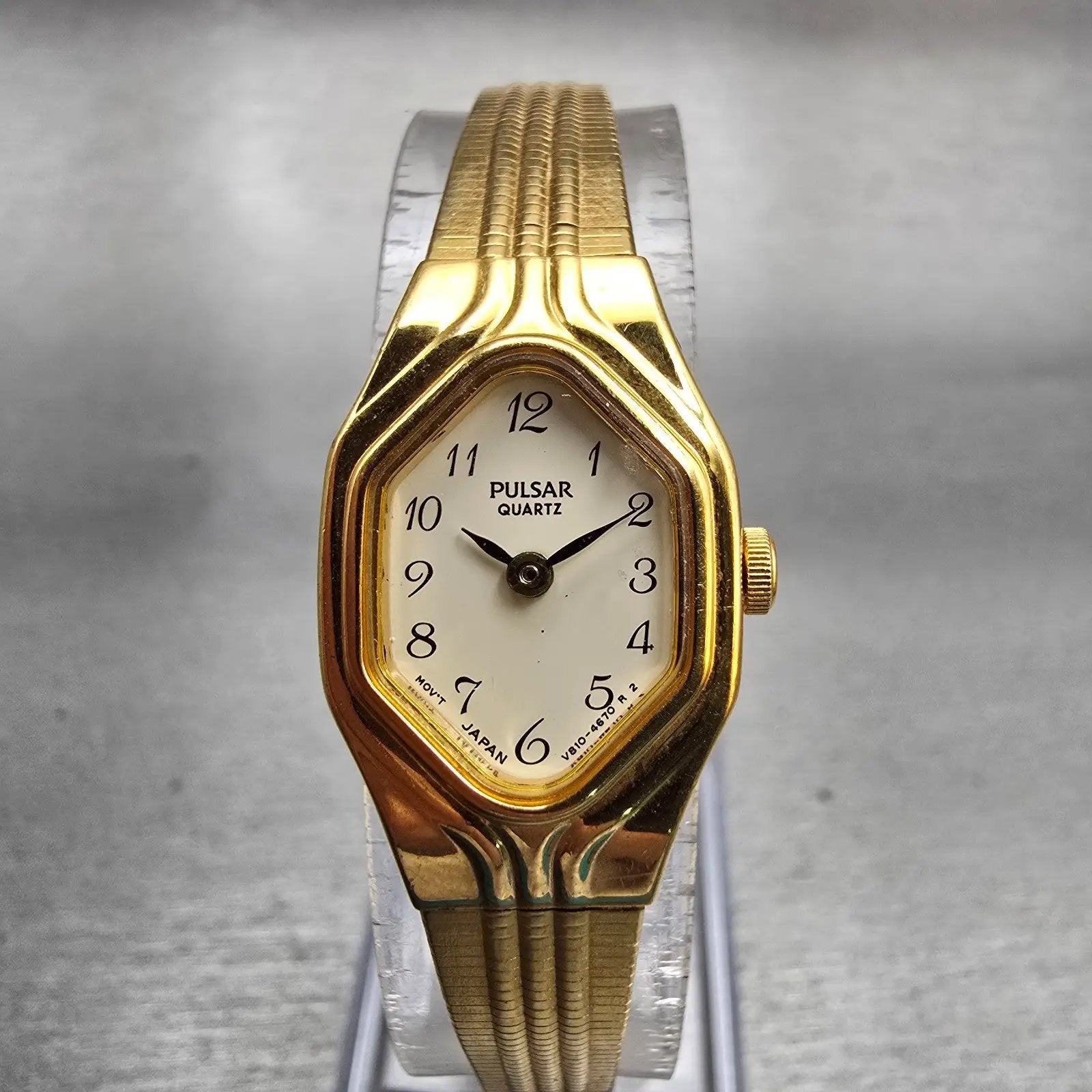Seiko Pulsar Watch Women 16mm White Dial Gold Tone Oval V810-6370 New Battery0
