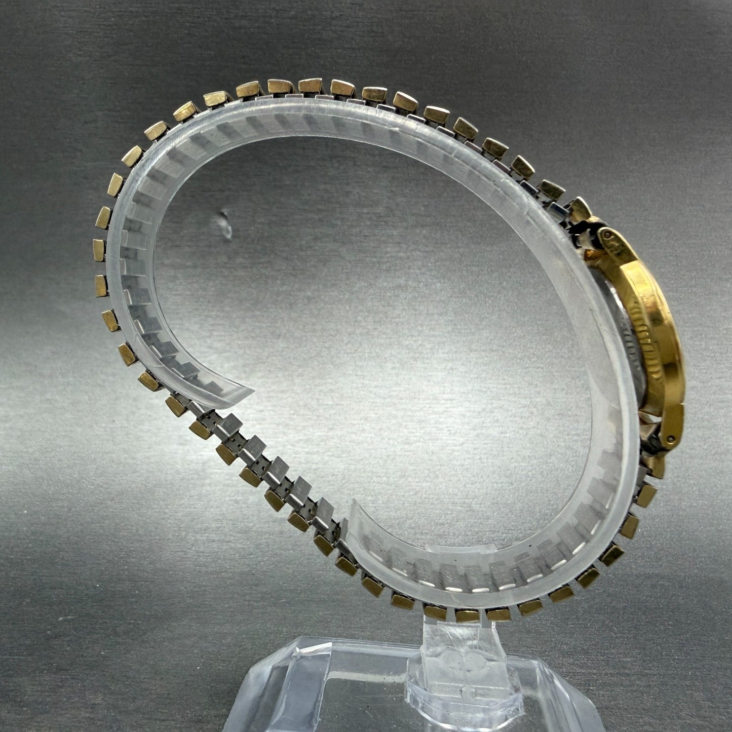 Seiko Watch Women 23mm Champagne Dial Gold Tone Round 1400-0049 New Battery8
