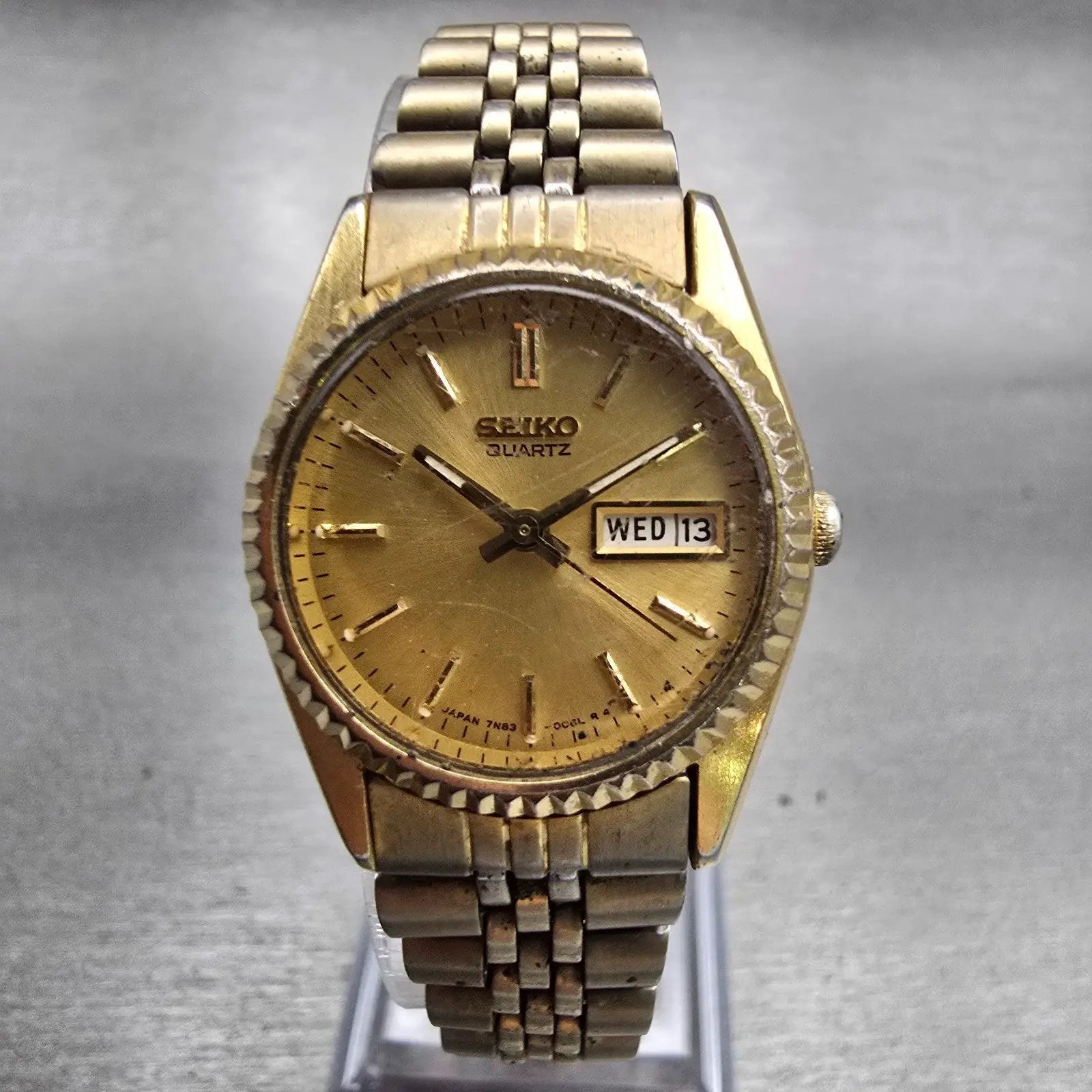 Seiko Watch Women 24mm Gold Dial Gold Tone Daydate Round 7N83-0049 New Battery0