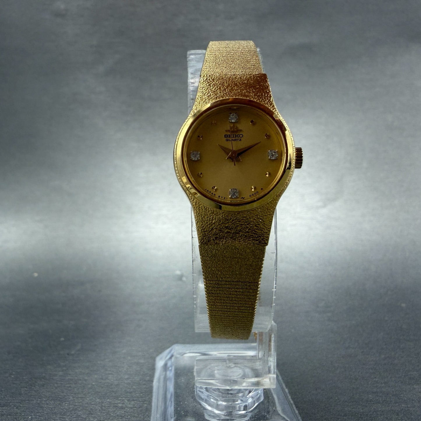 Seiko Watch Women 20mm Champagne Dial Gold Tone Round 8Y21-0020 New Battery GH55