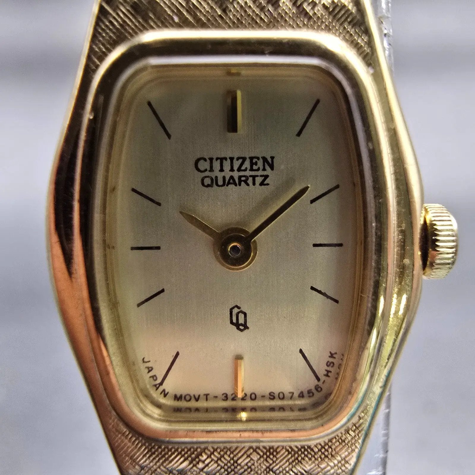 Citizen CQ Watch Women 17mm Champagne Dial Gold Tone Oval 3220-S16881 New Batt1