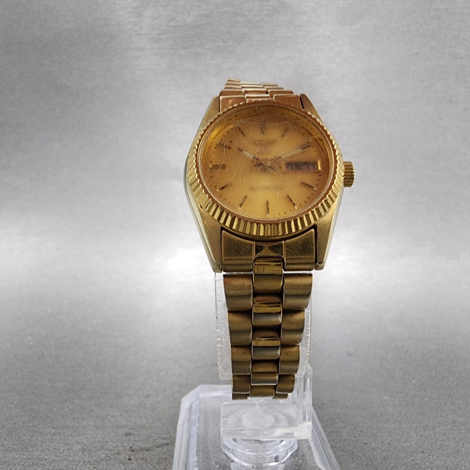 Seiko 5 Automatic Watch Women 24mm Champagne Dial Gold Tone Daydate Runs5
