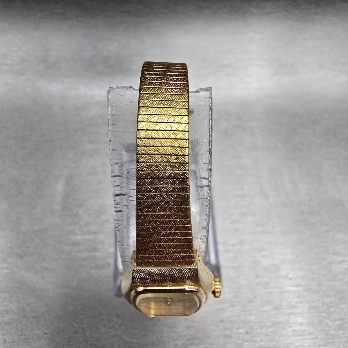 Citizen CQ Watch Women 16mm Champagne Dial Gold Tone 3220-899148 New Battery JP4