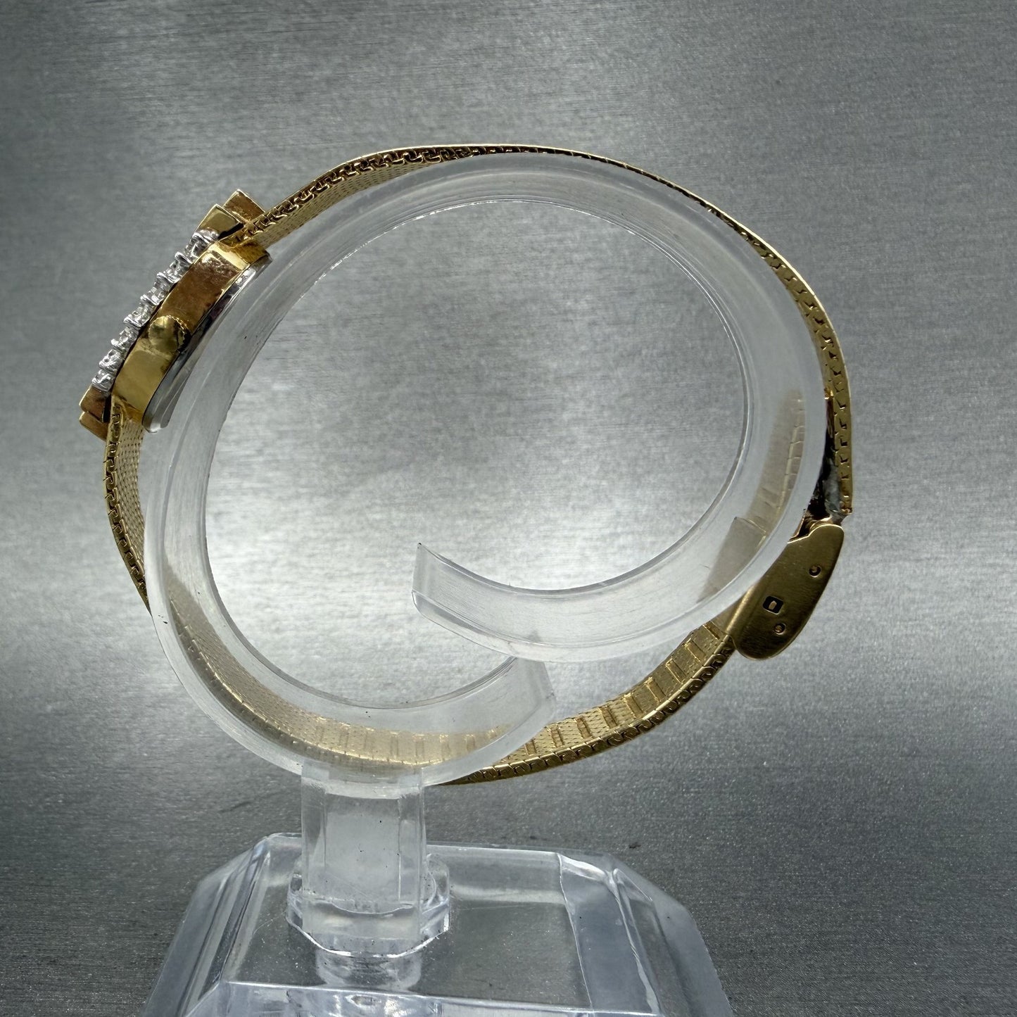 Armitron Deauville Diamond Watch Women 15mm Gold Dial Gold Ruby Oval New Battery6