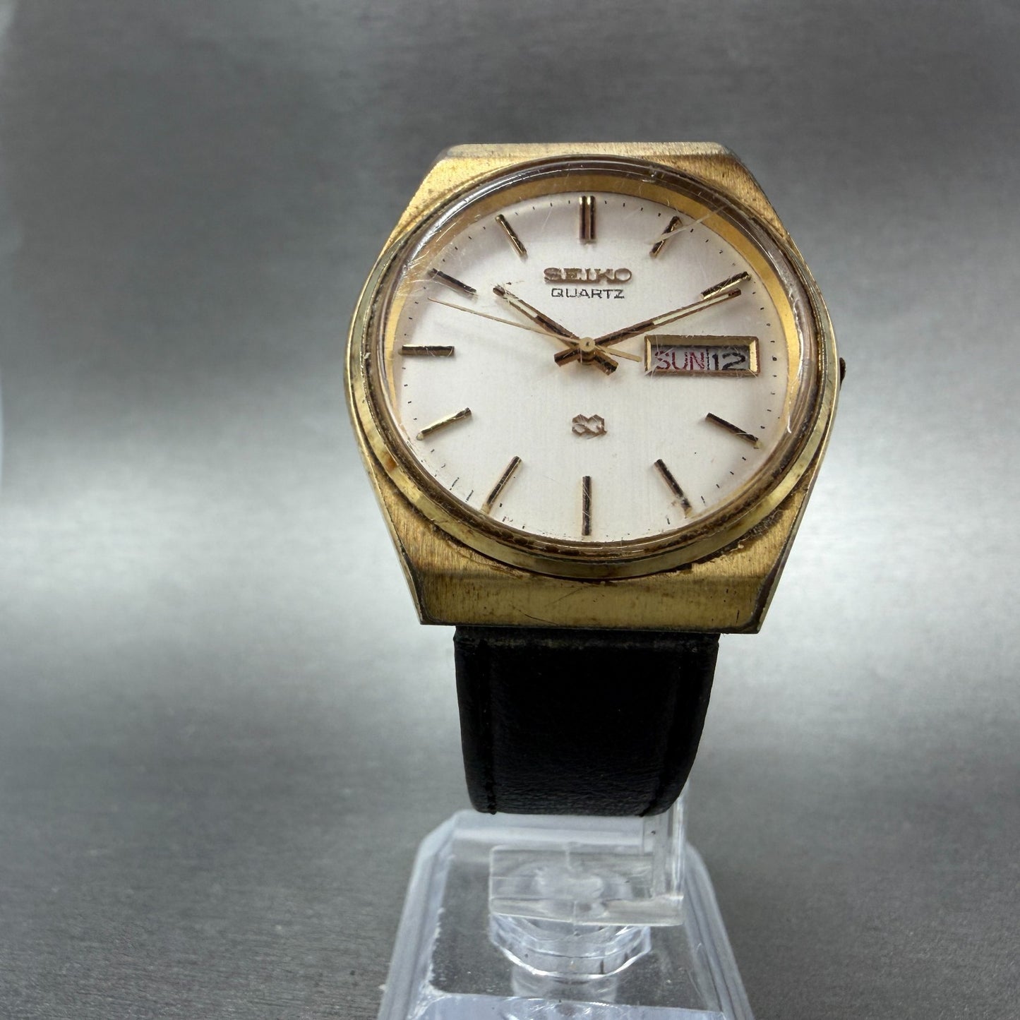 Seiko SQ Watch Men 35mm Silver Dial Gold Tone Dayadate READ!!!! 8223-8029 NewBat6