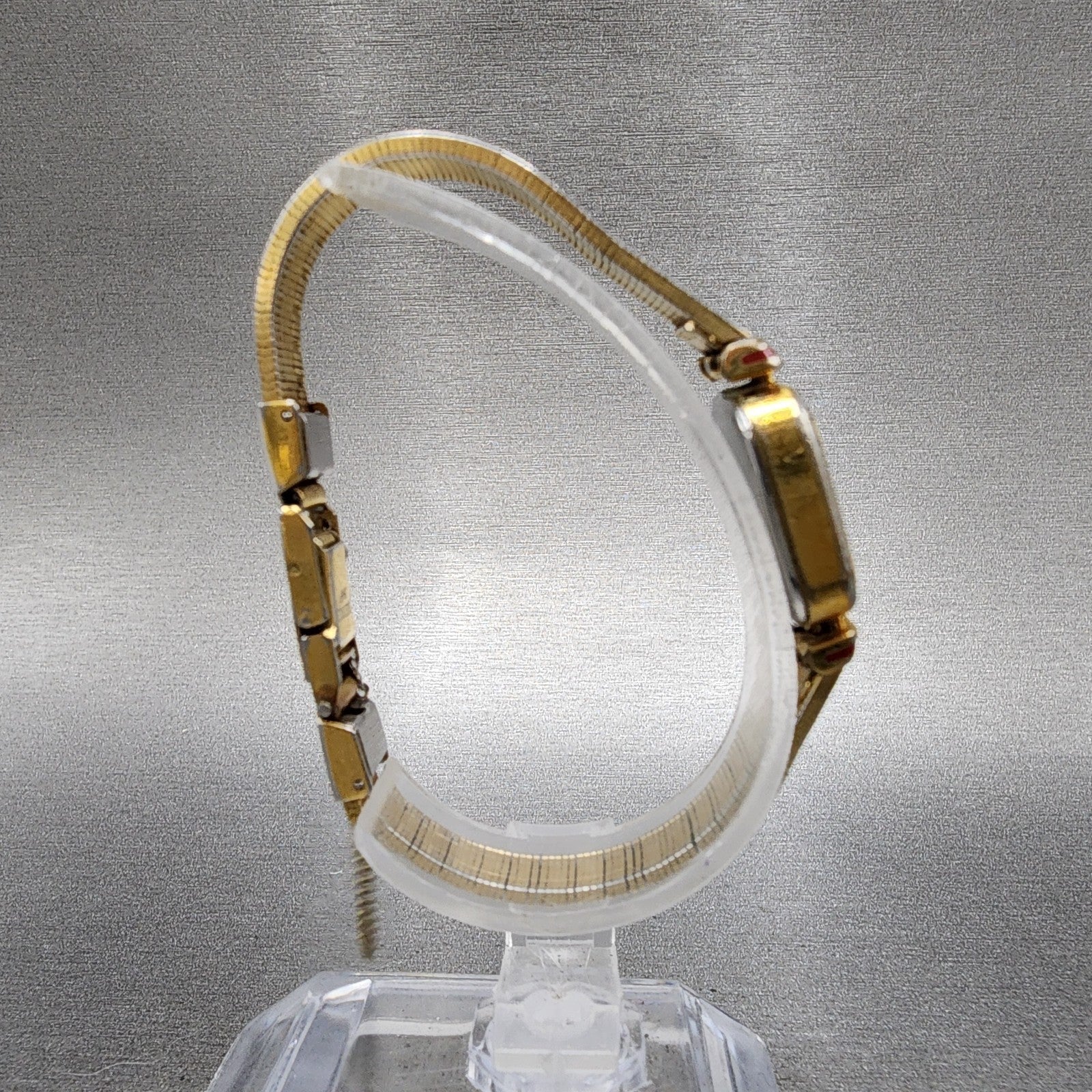 Seiko Watch Women 18mm Champagne Dial Gold Tone Rectangle 23206800 New Battery9